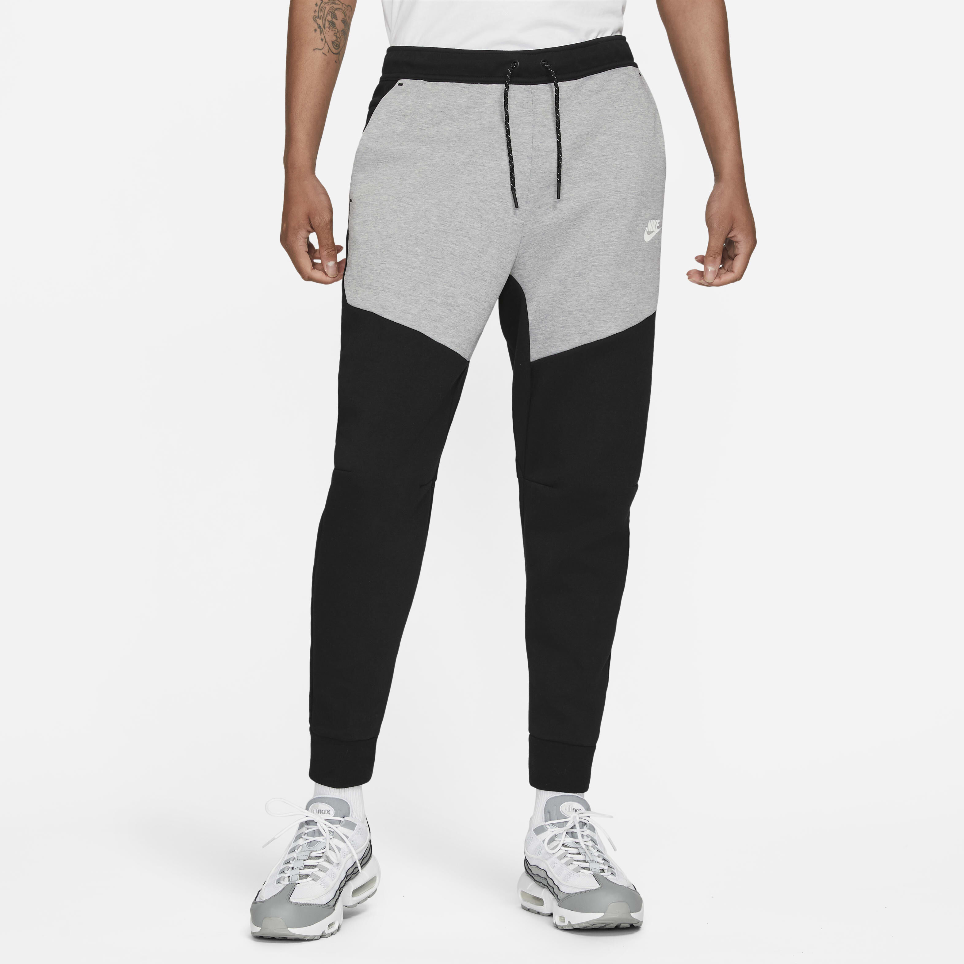 Nike Sportswear Tech Fleece image number 0