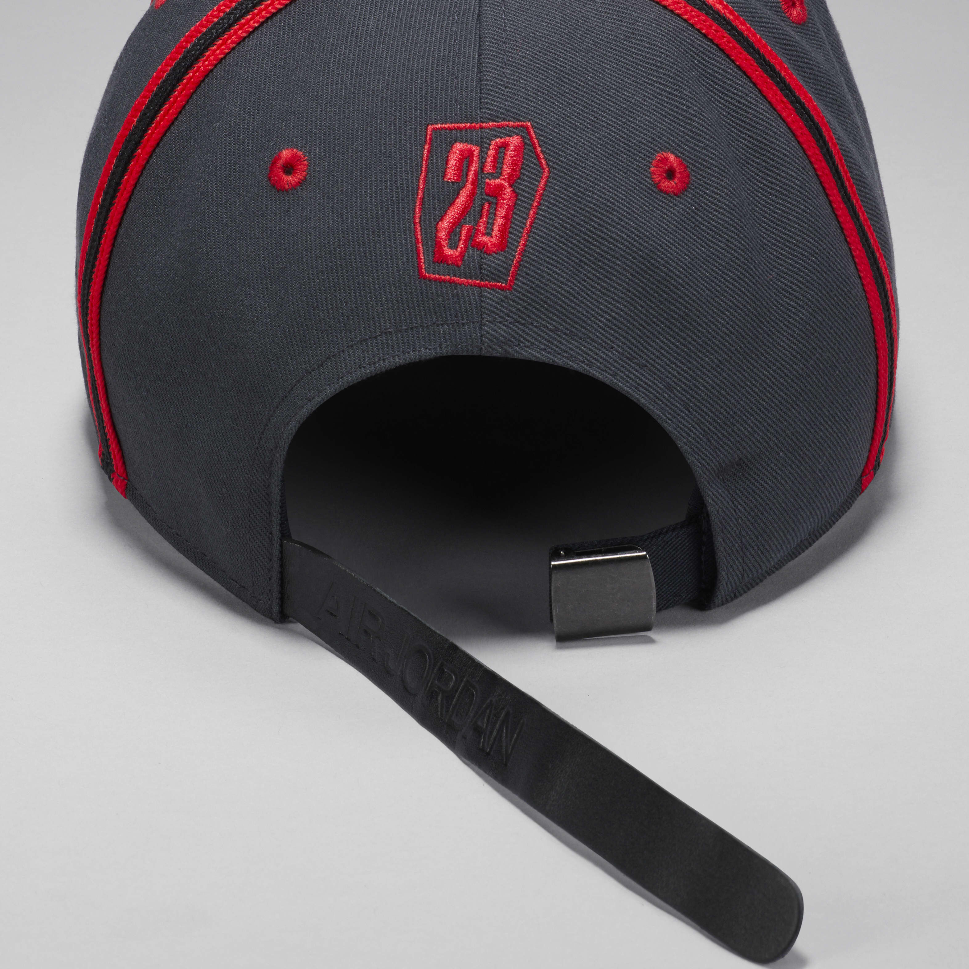 【完売間近】 Jordan x Awake NY Hat Dark Smoke Grey Air Jordan x Awake NY Club Cap Dark Smoke Grey & University