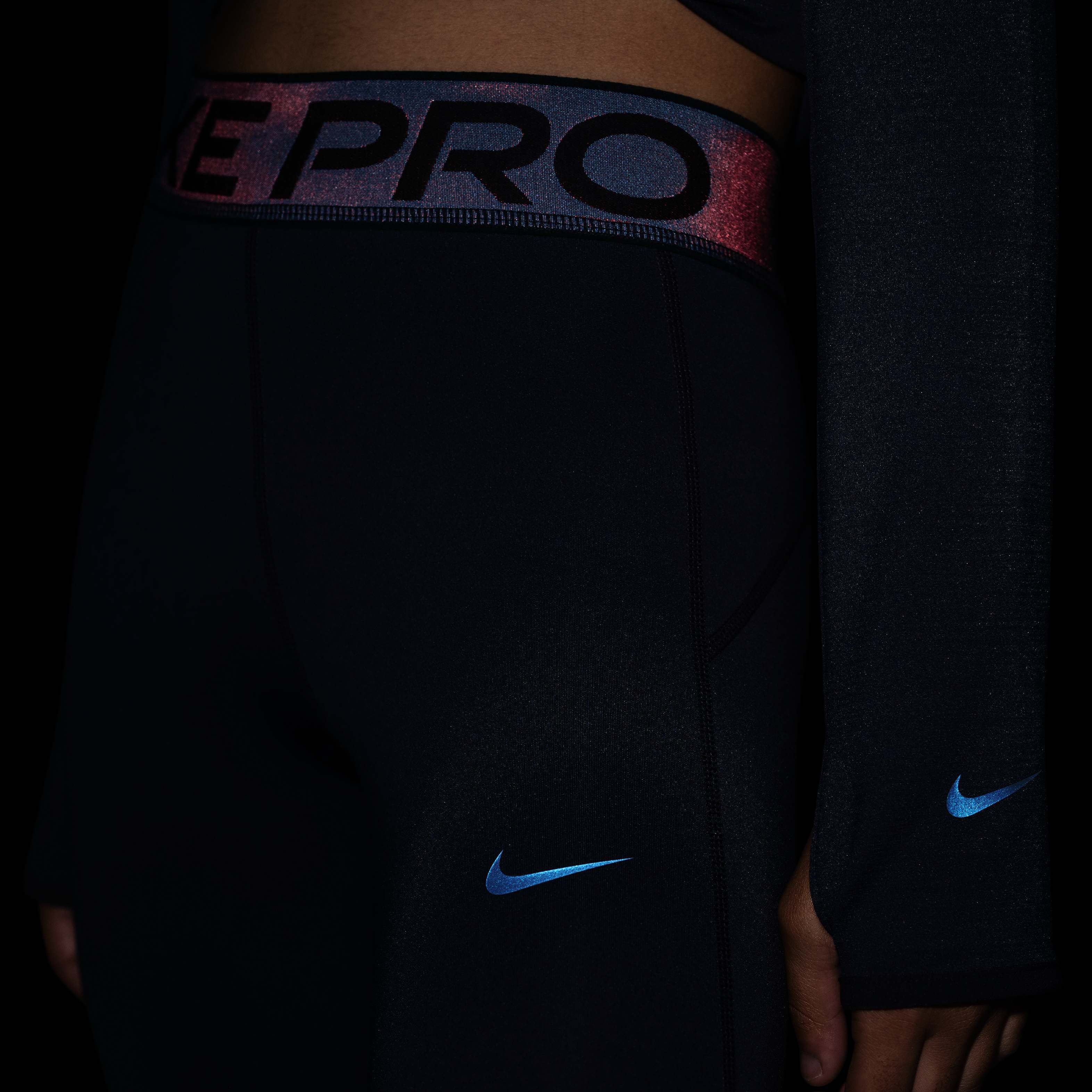 Nike Pro image number 5