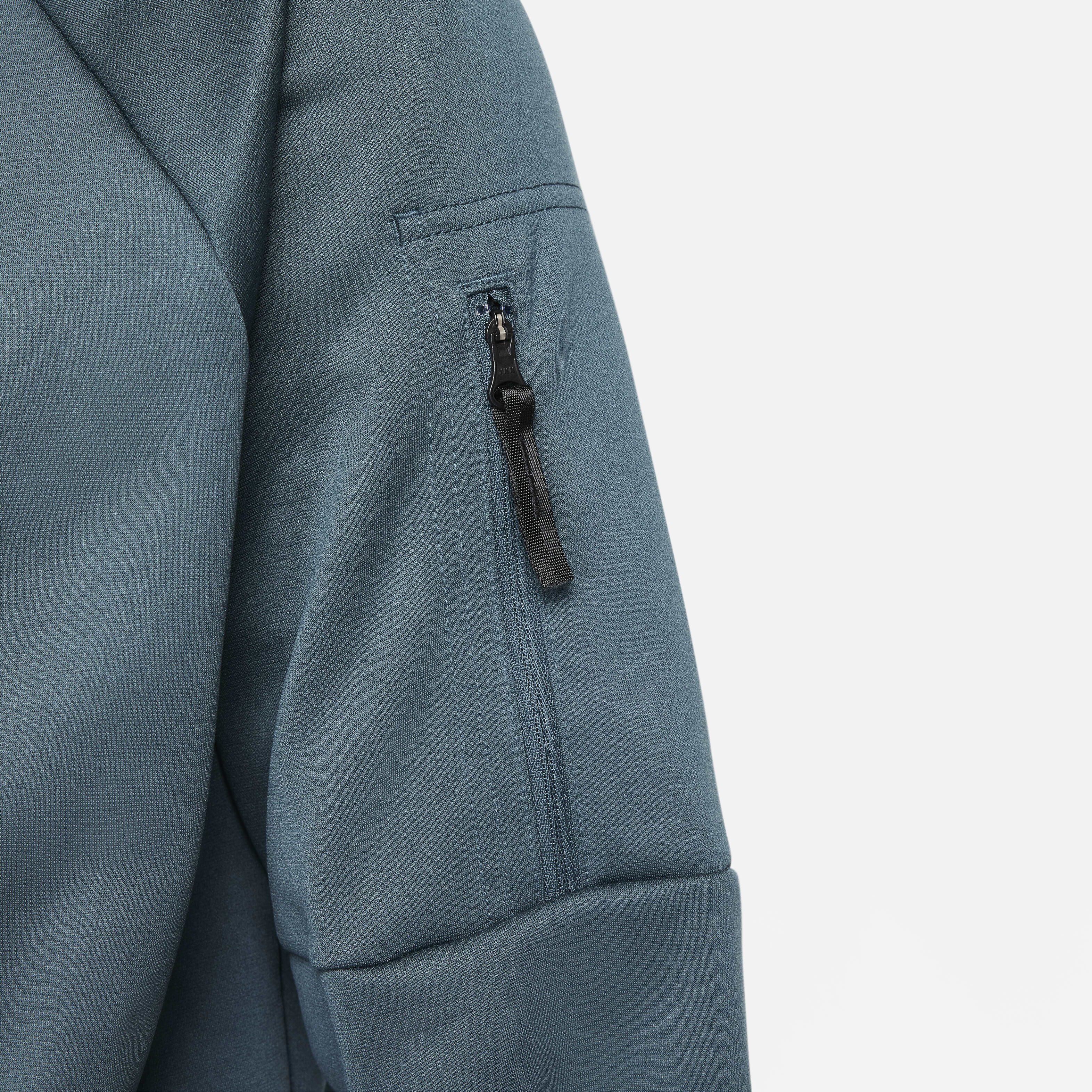 Nike Therma image number 4