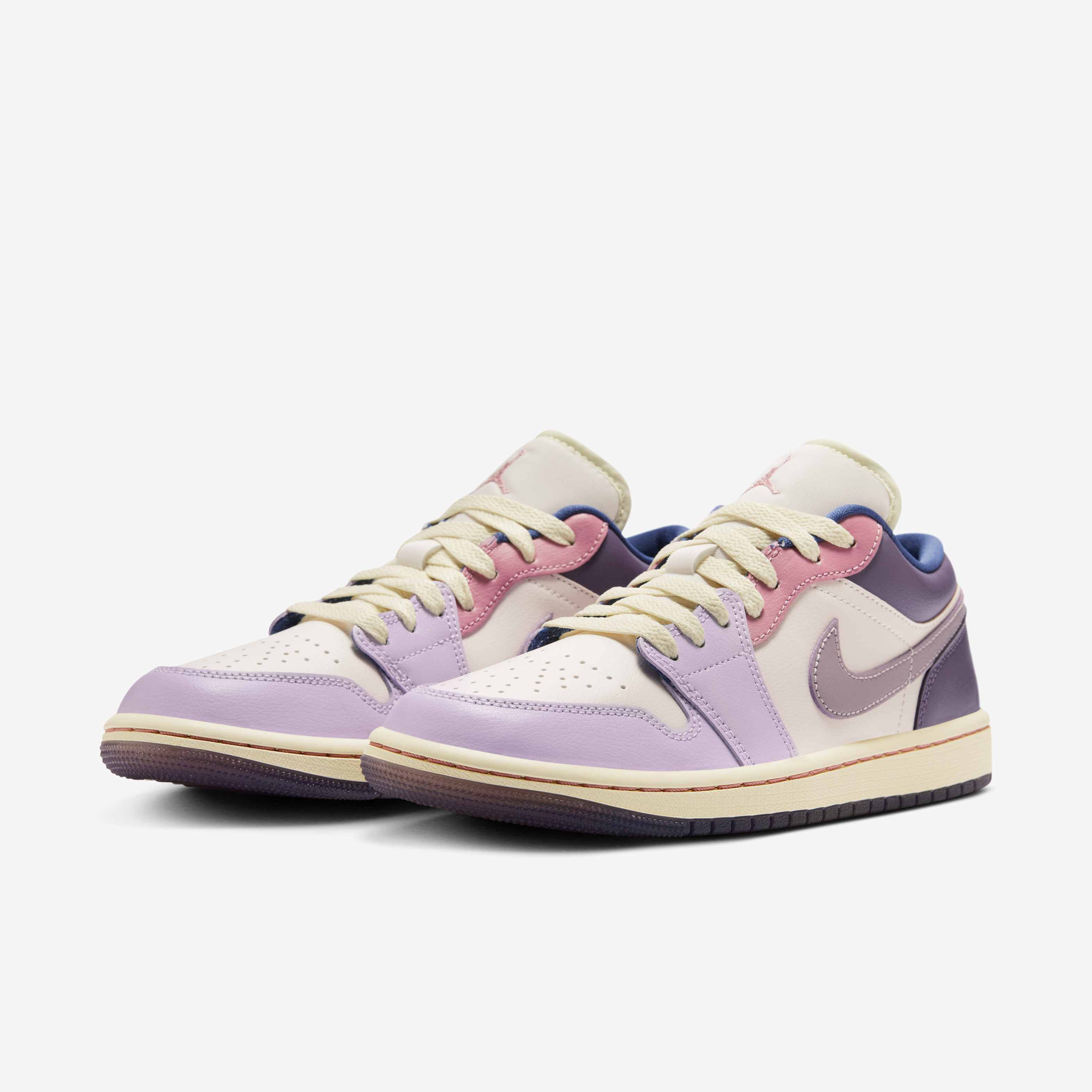 Air Jordan 1 Low image number 4