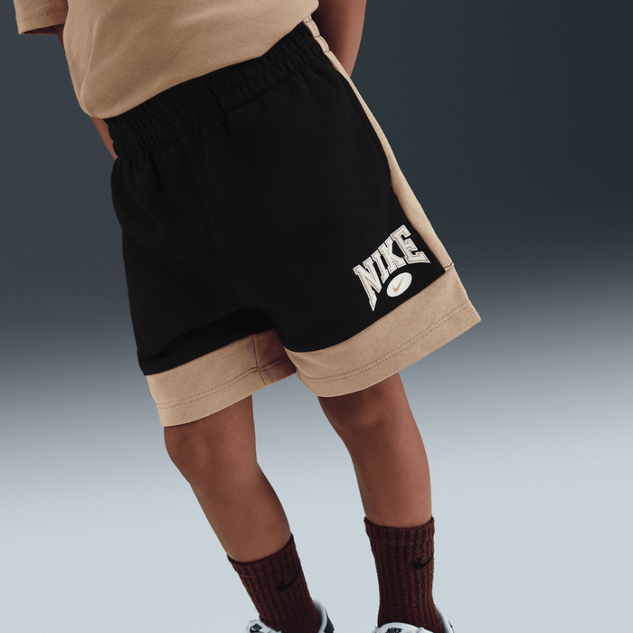 Nike Game Day Essentials image number 2 Nike Game Day Essentials image number 2