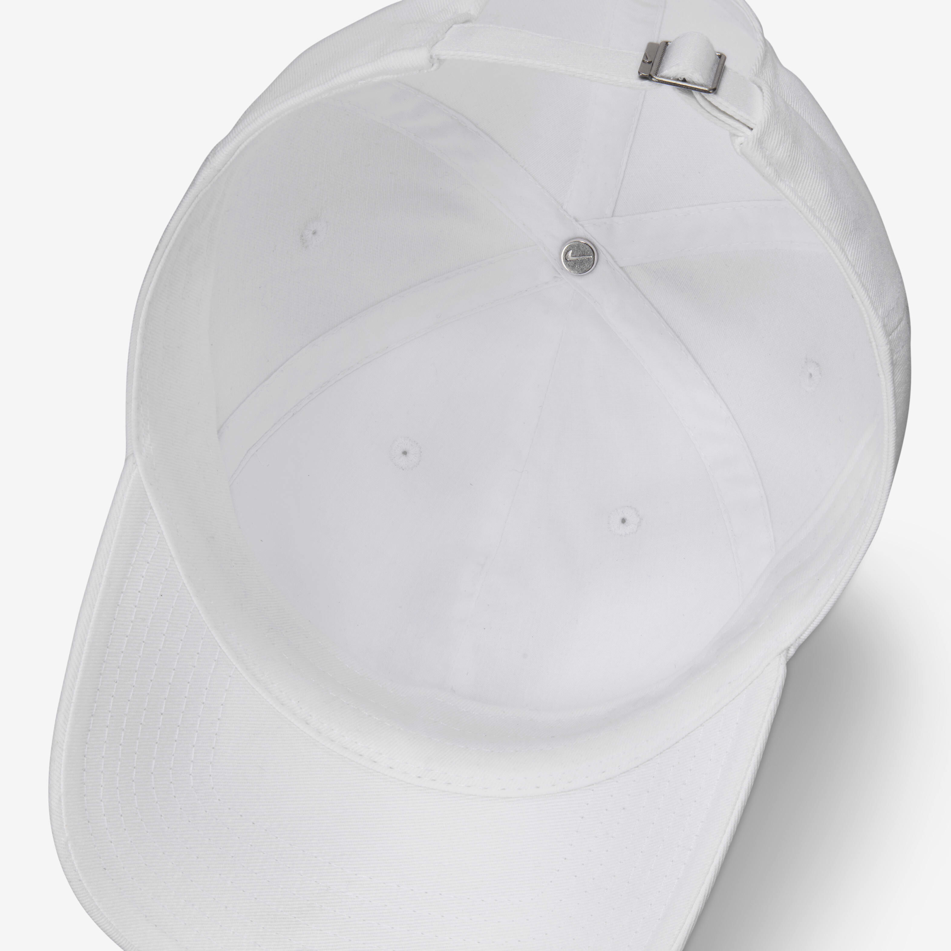 نايكي كلوب image number 4