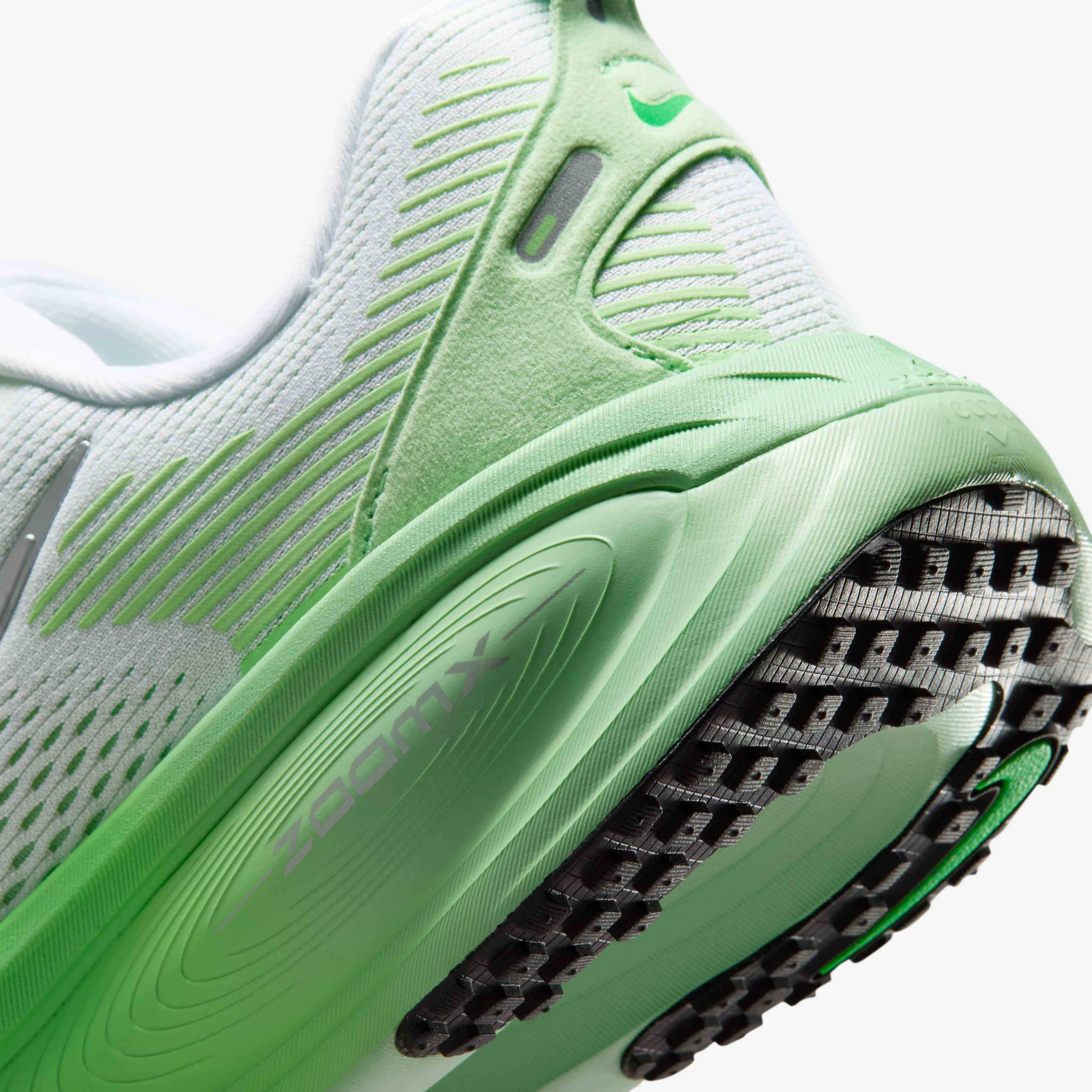 Nike Vomero 18 image number 7