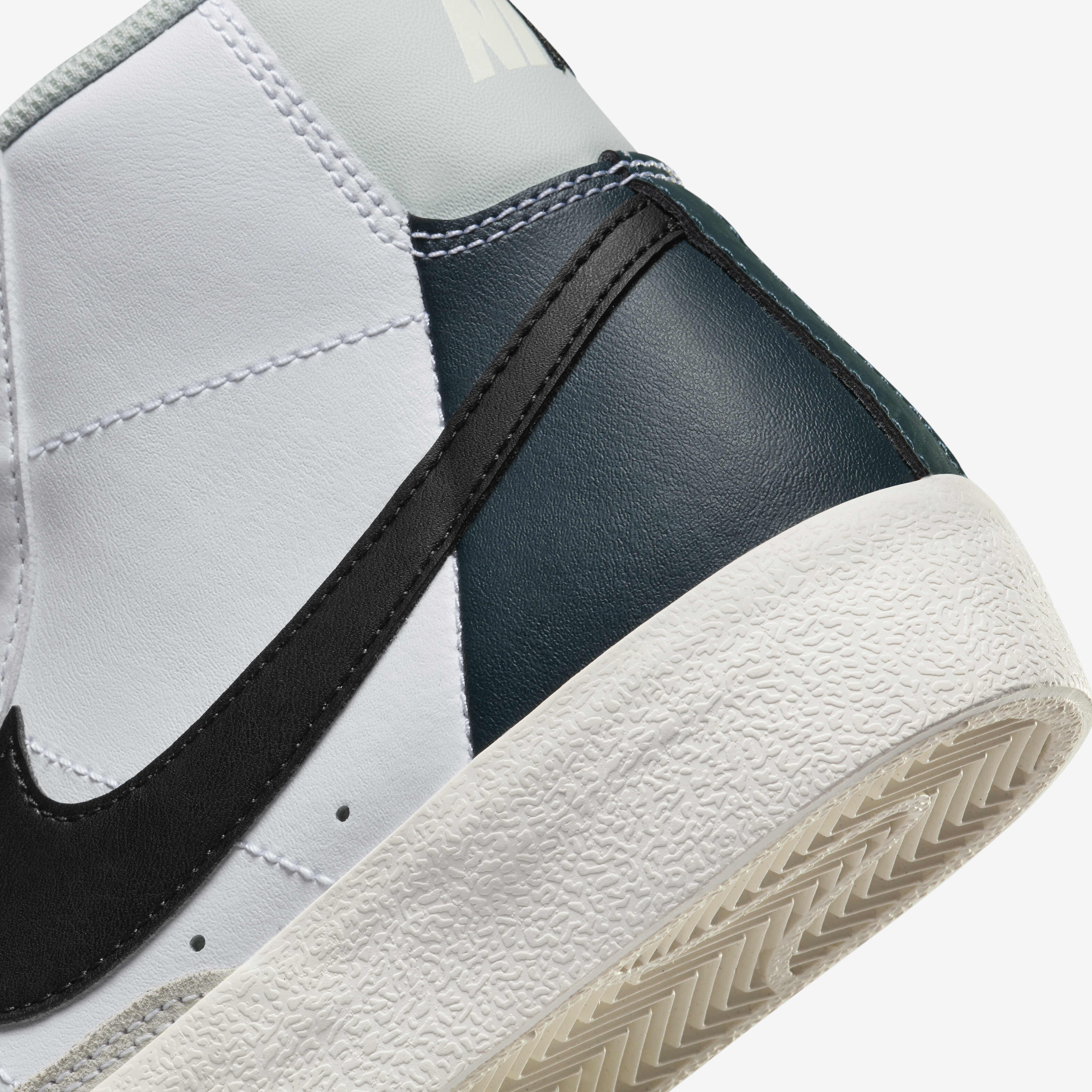 نايكي بليزر ميد '77 SE image number 7