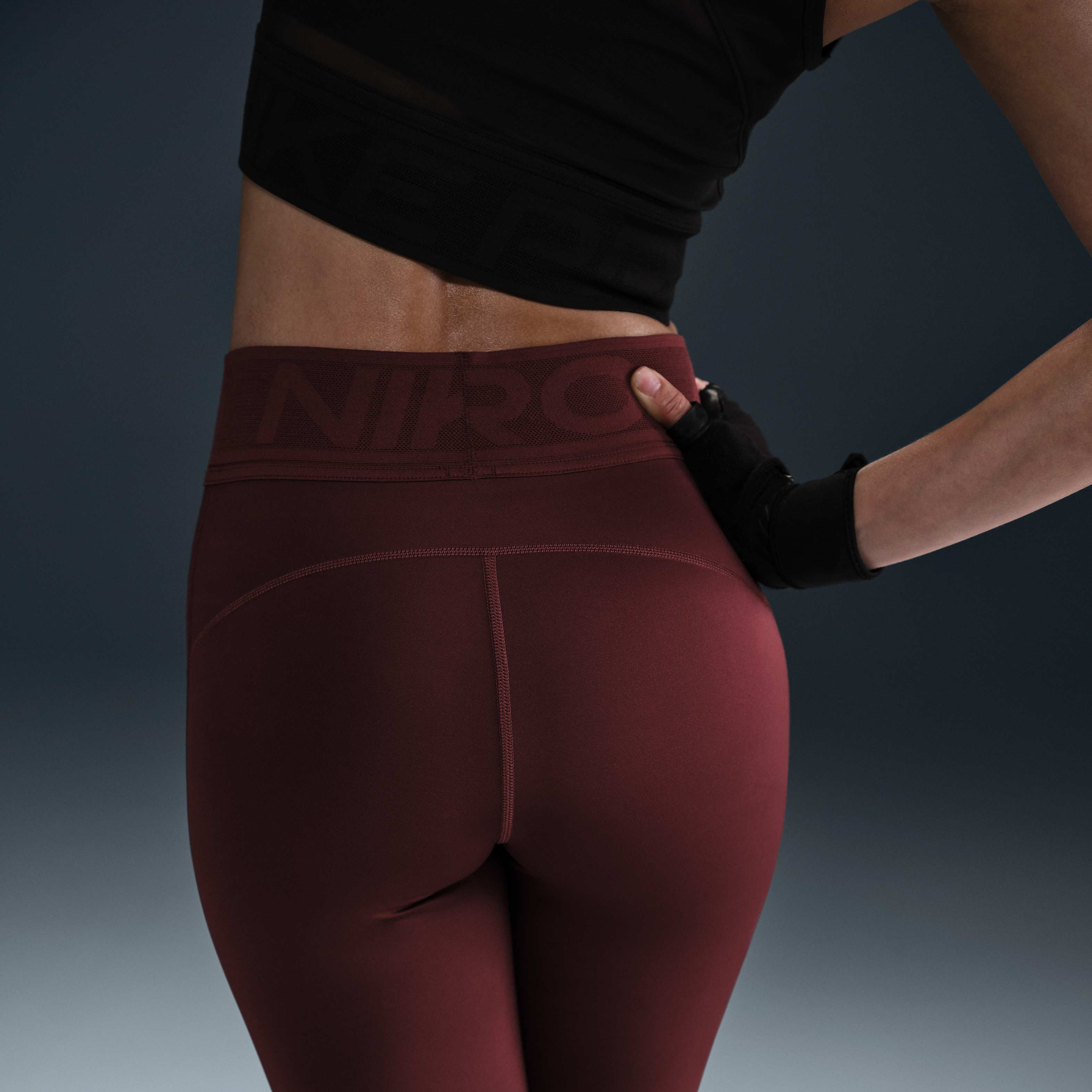 Nike Pro Sculpt image number 2