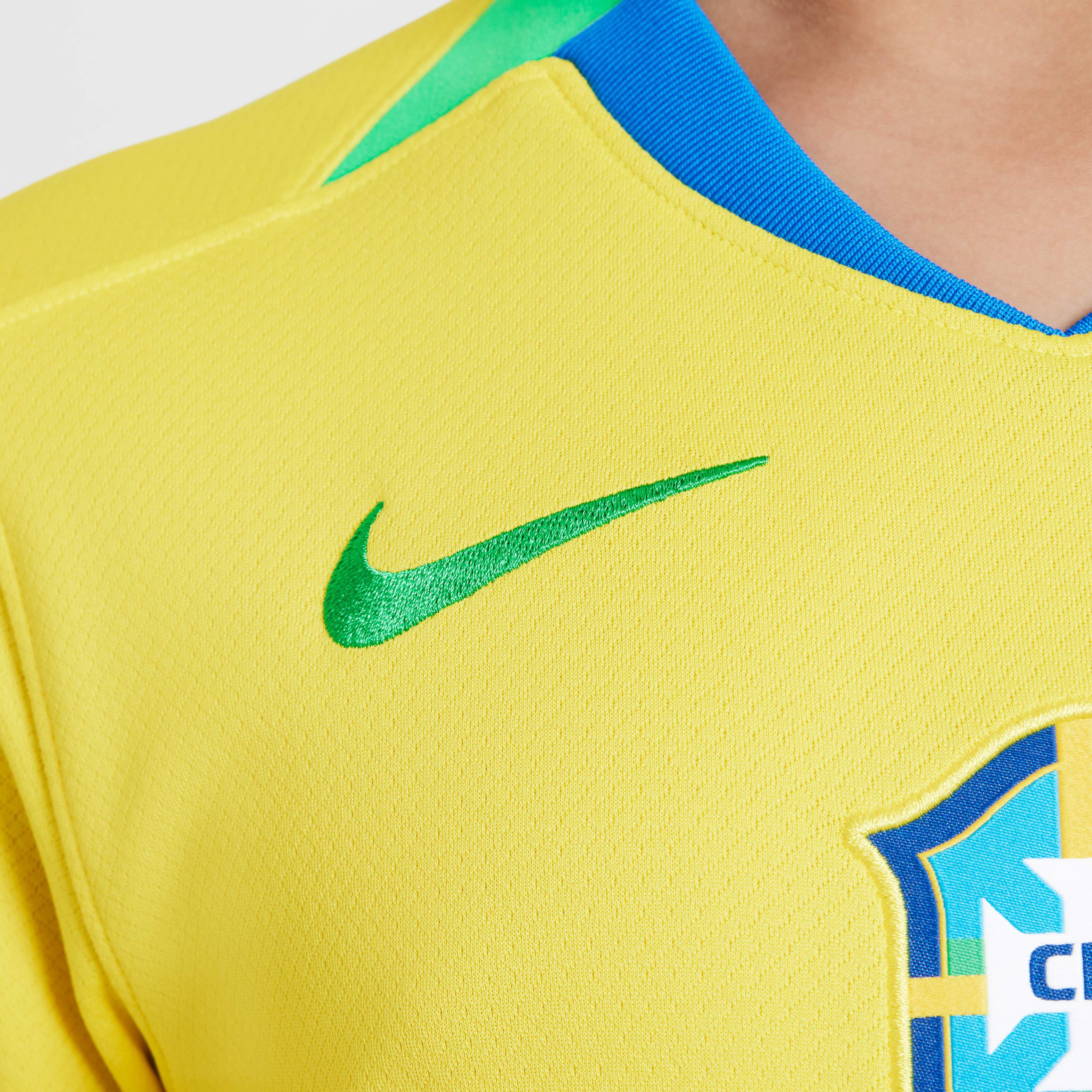 Brazil 2025 Stadium Home (Women's Team) image number 3