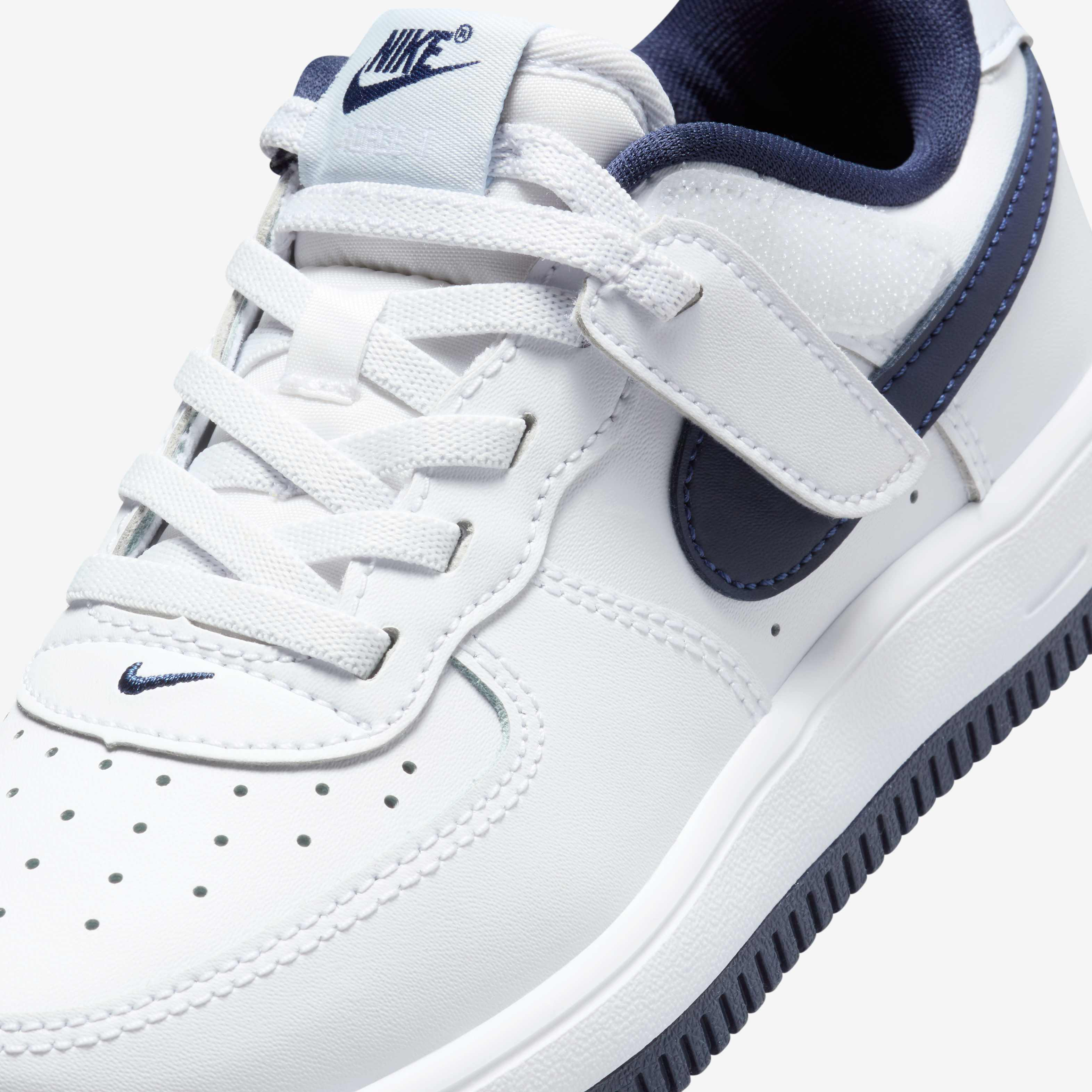 Nike Force 1 Low EasyOn image number 6