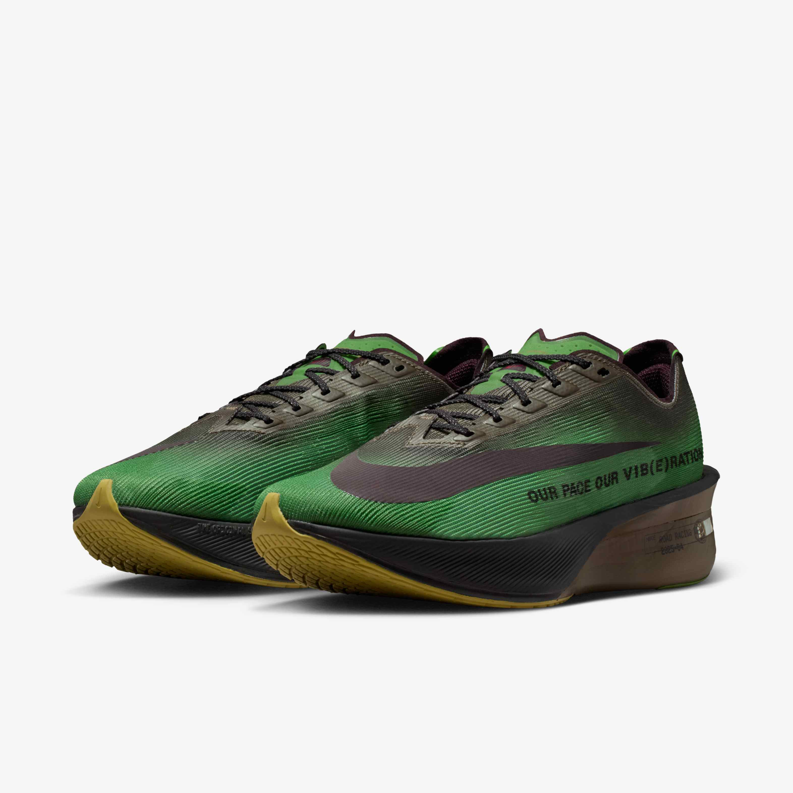Nike Vaporfly 4 image number 4