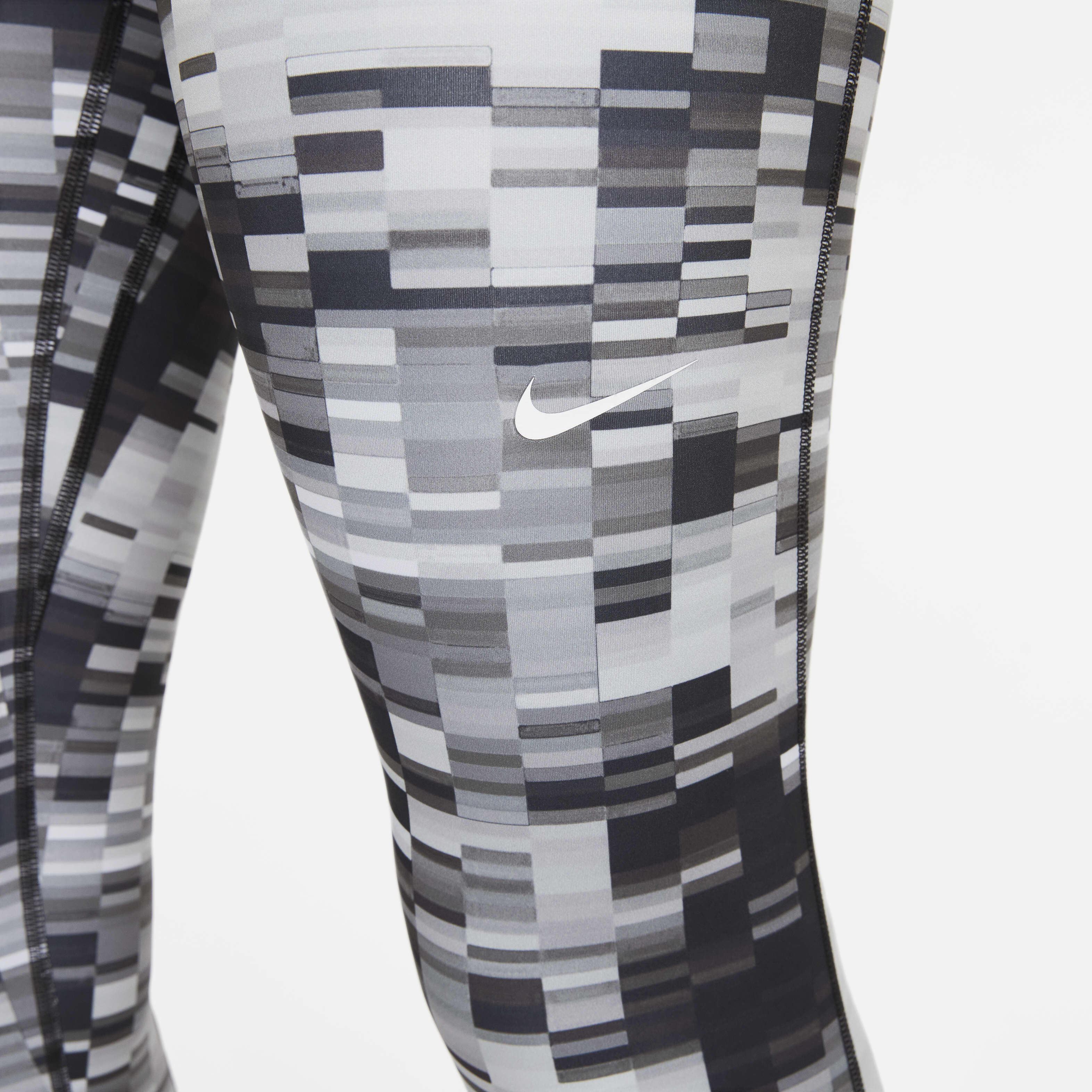 Nike Pro image number 3