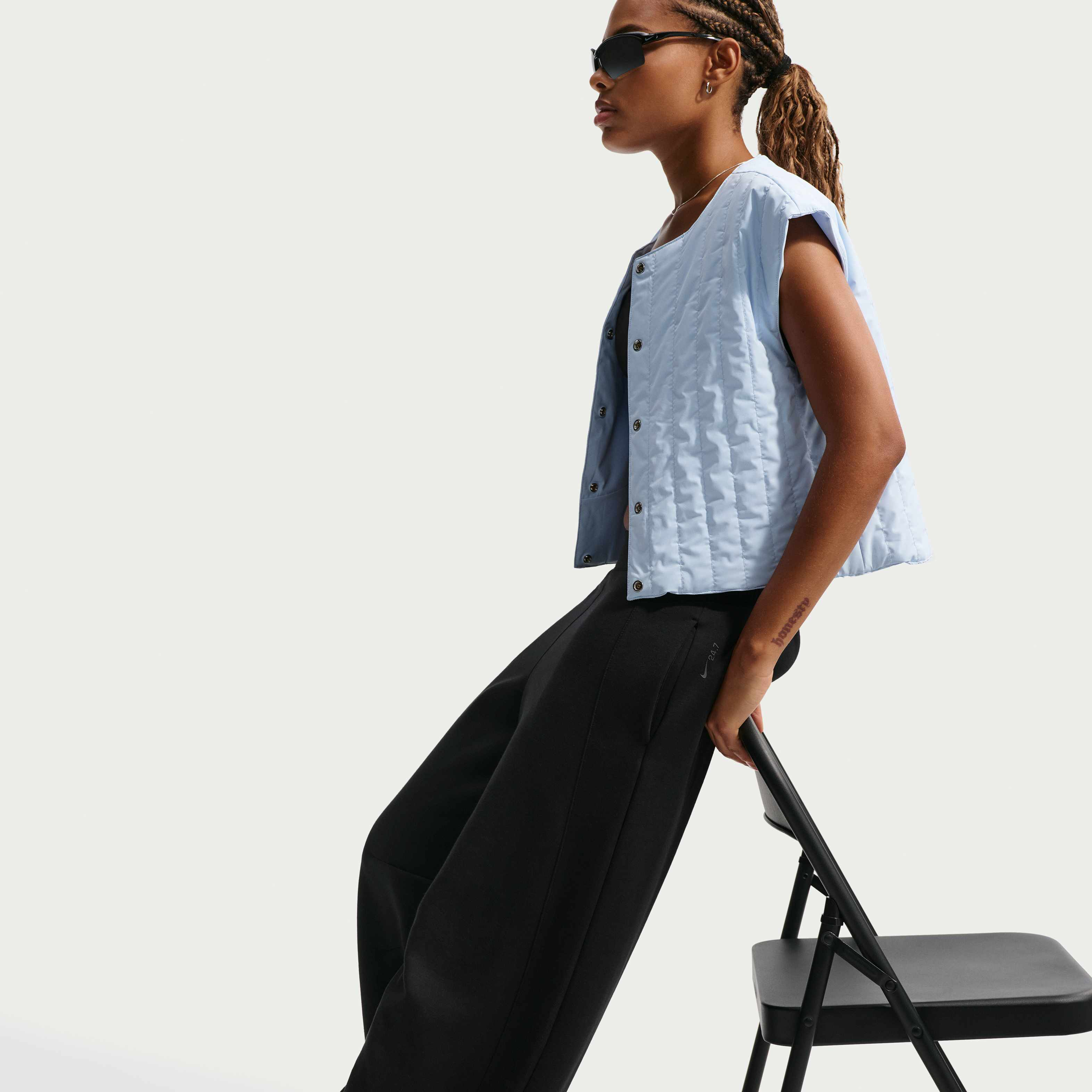 نايكي 24.7 امبوسبلي سوفت image number 3