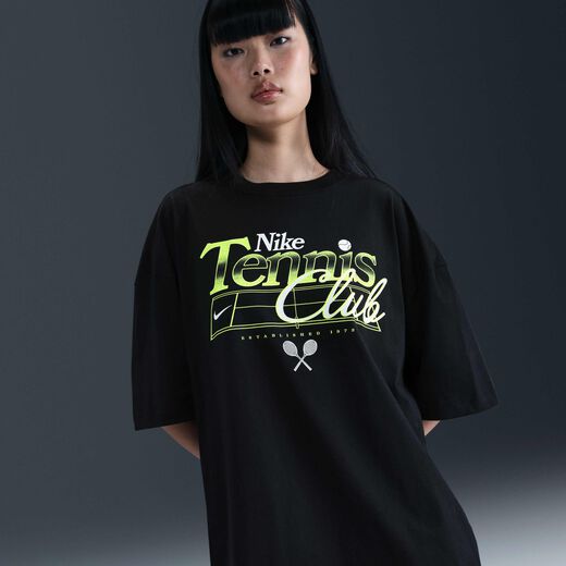 Graphic T-Shirts-Nike, Nike Sportswear, Women's Oversized Graphic T-Shirt