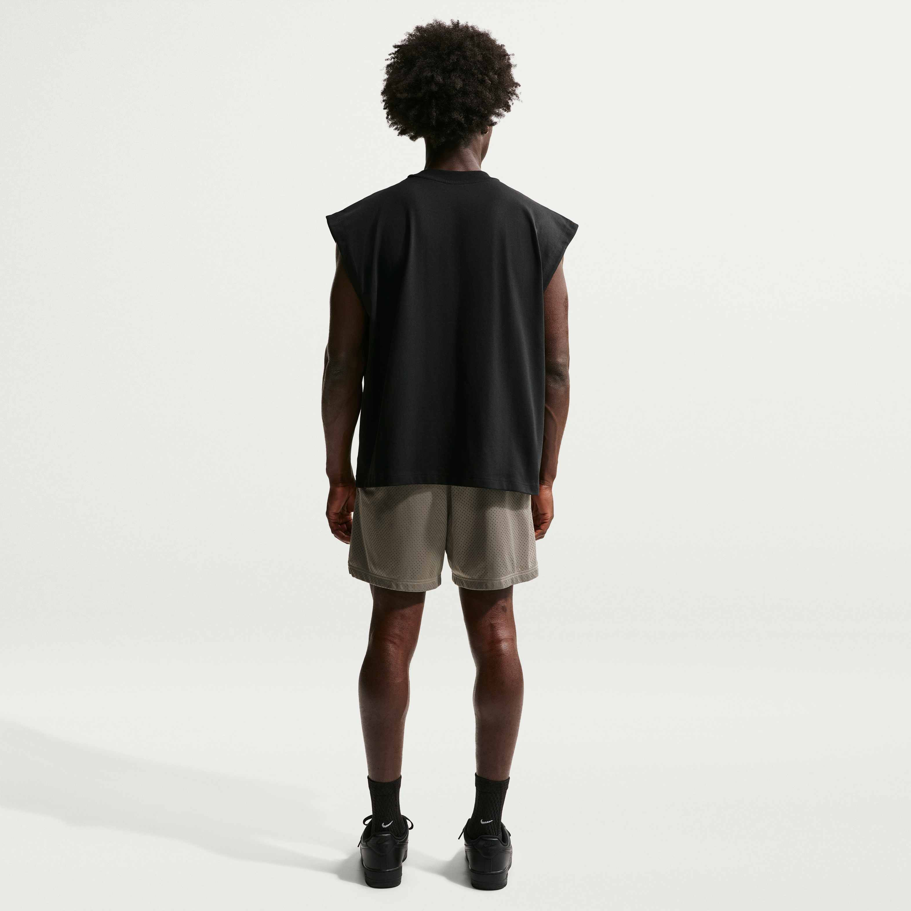 Nike Standard Issue image number 4