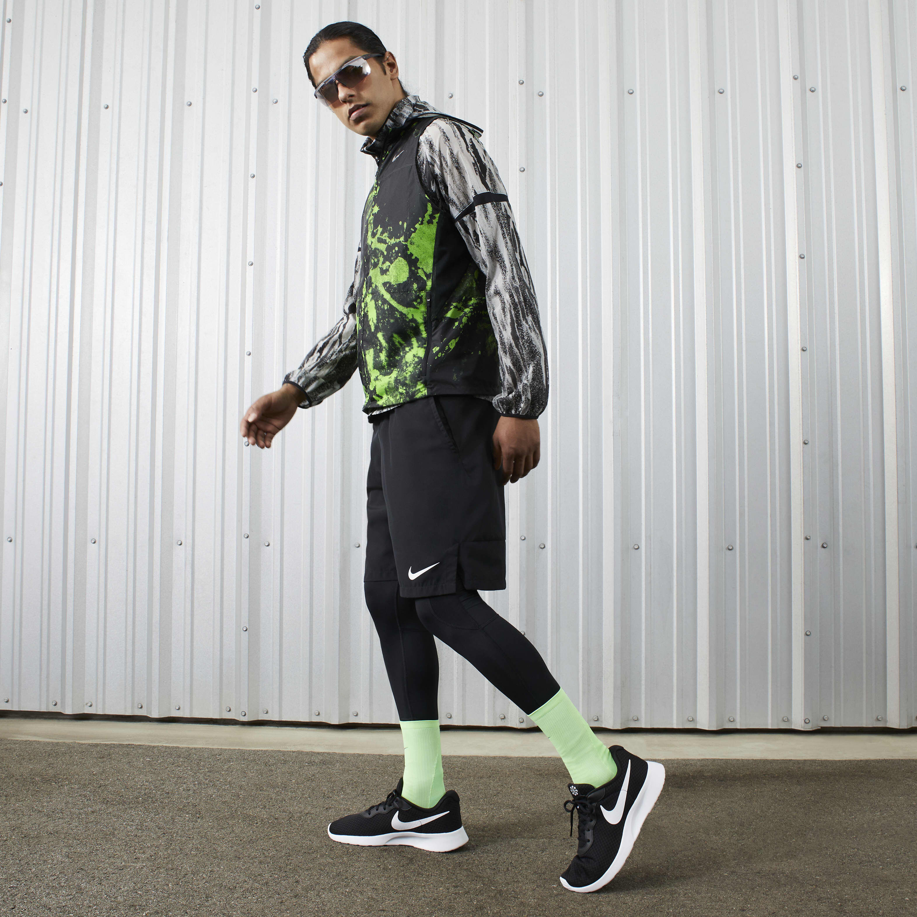 Nike Tanjun EasyOn image number 9