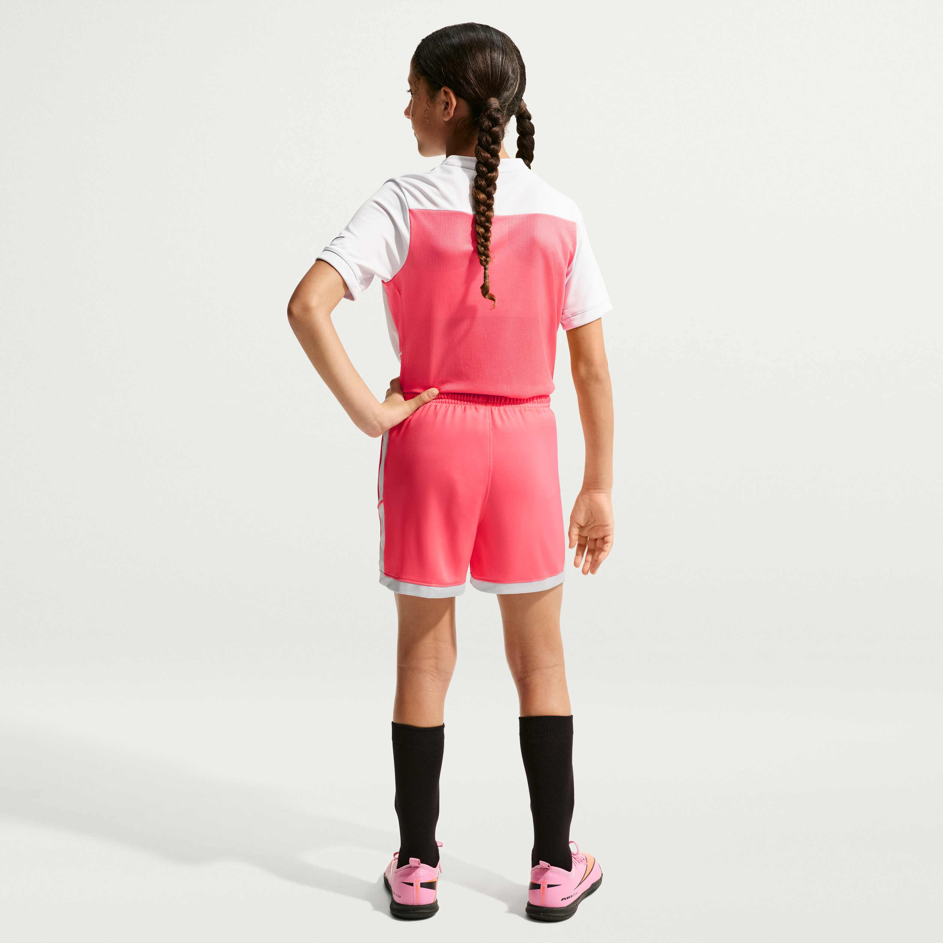 أليكسا بوتياس نايكي أكاديمي image number 4