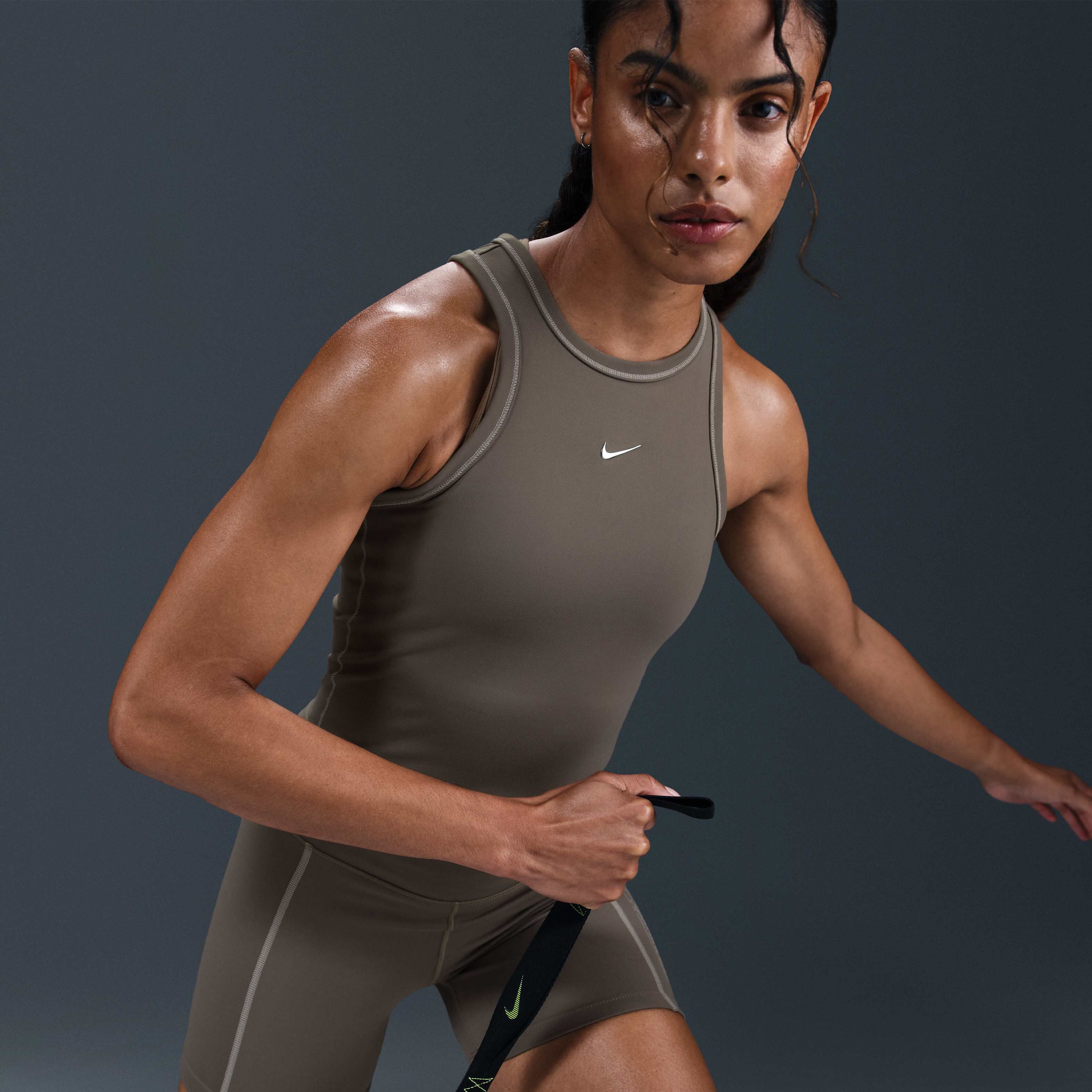 نايكي ون فيتد image number 2