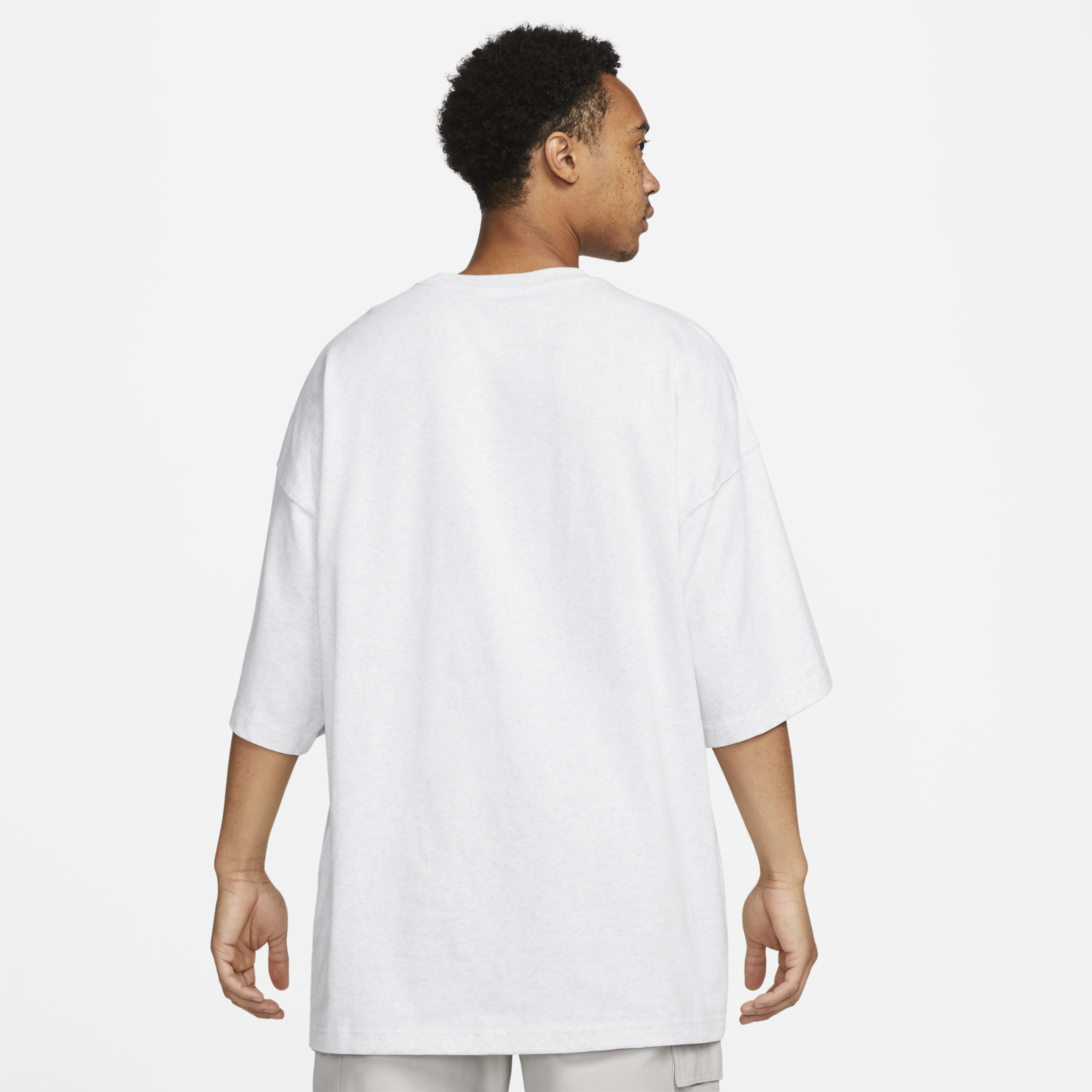 نايكي سبورتسوير بريميوم اسينشالز image number 1