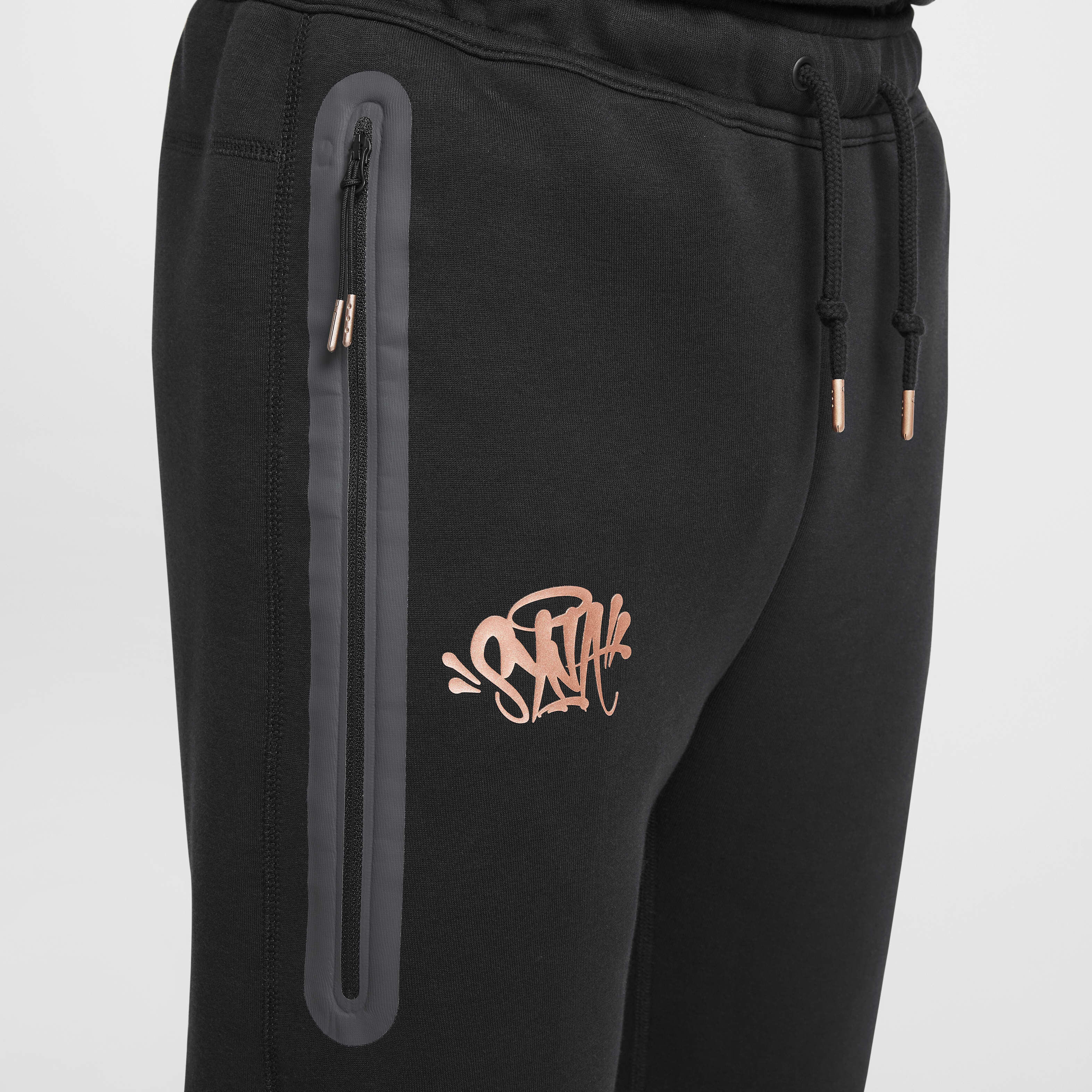 نايكي تك فليس x سنترال سي image number 3