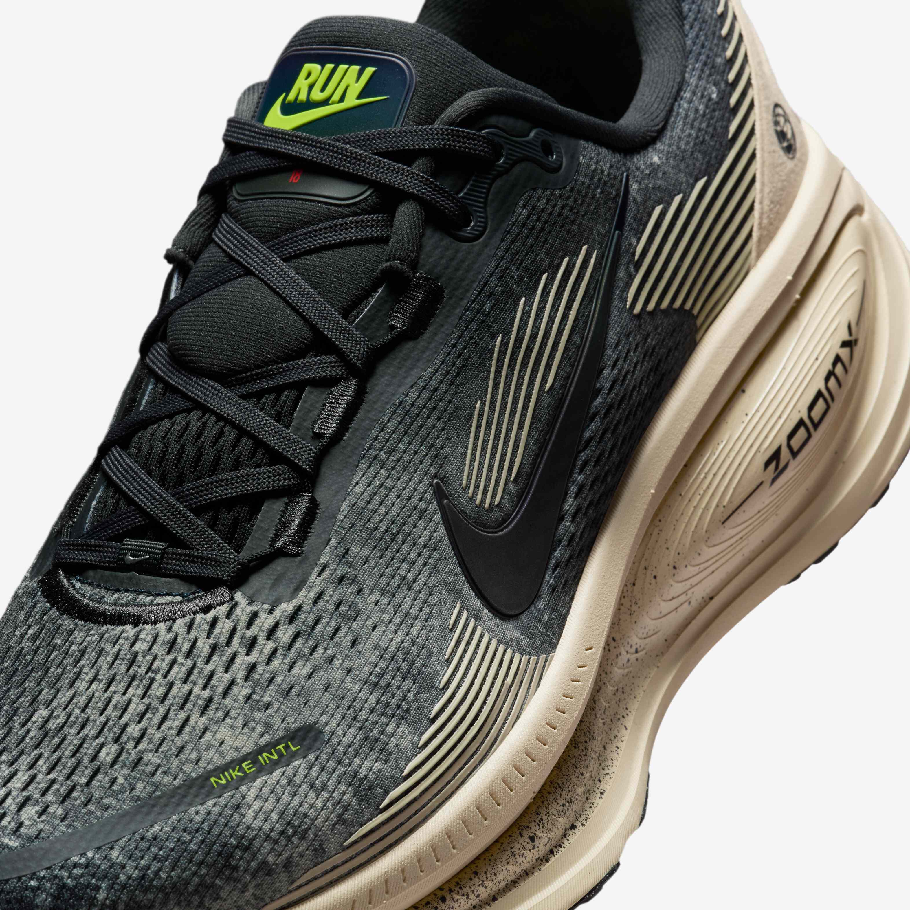 Nike Vomero 18 image number 6