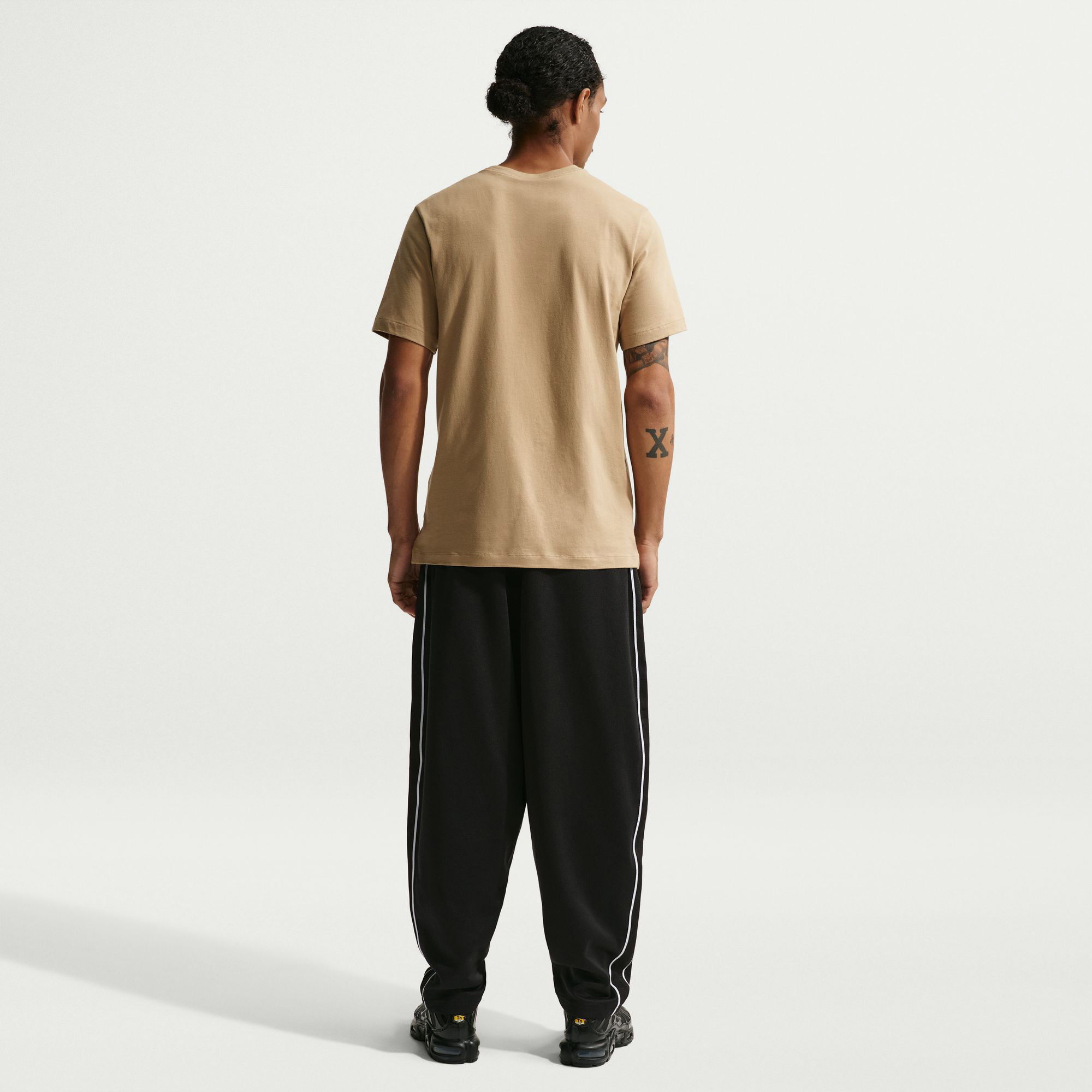 نايكي سبورتسوير image number 1