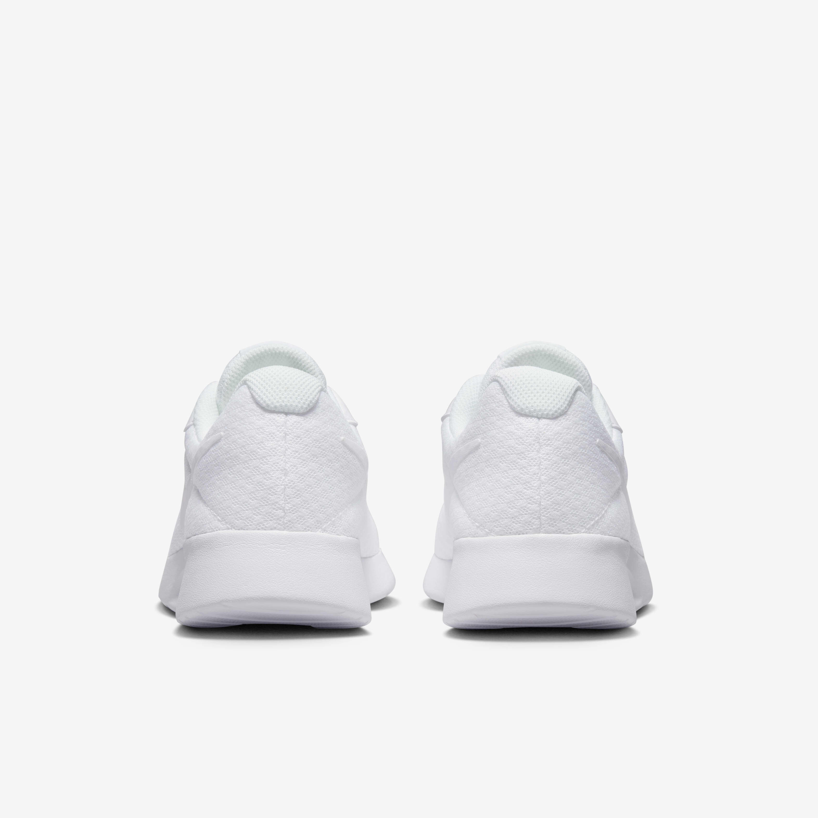 نايكي تانجون image number 5