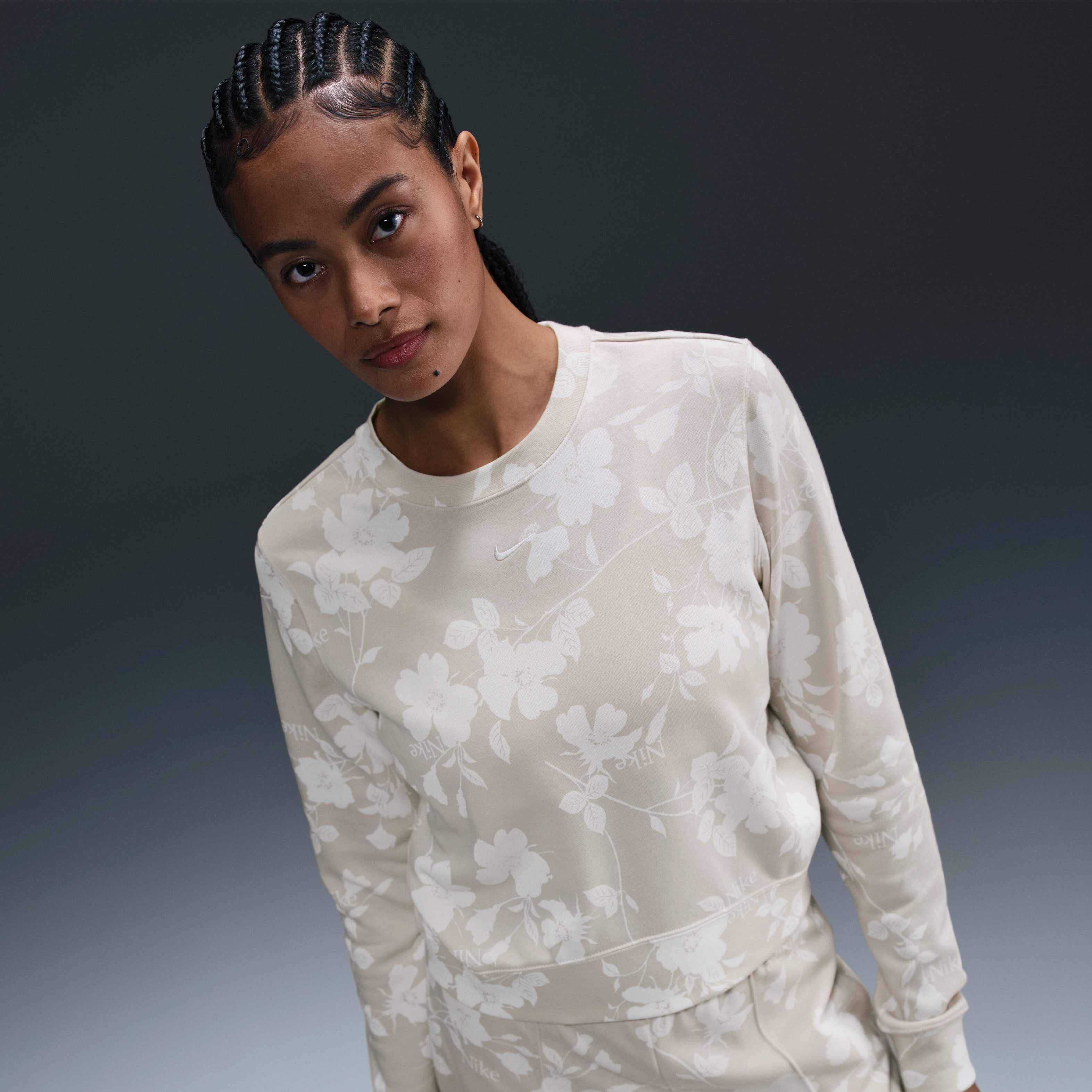 نايكي سبورتسوير تشيل تيري image number 0