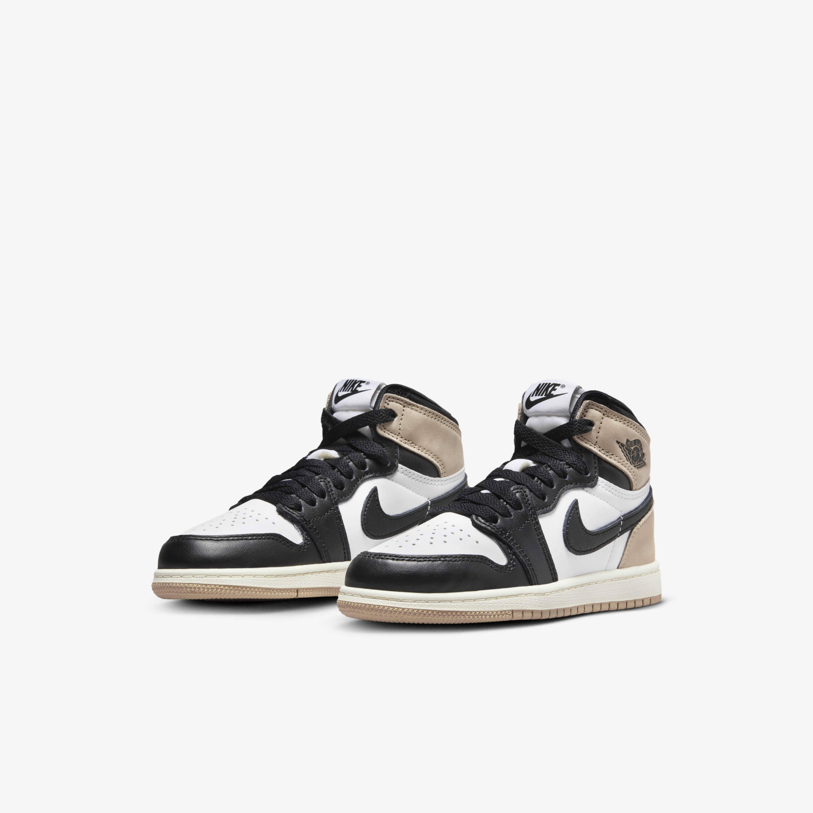 Jordan 1 Retro High OG 'White and Gold' image number 4