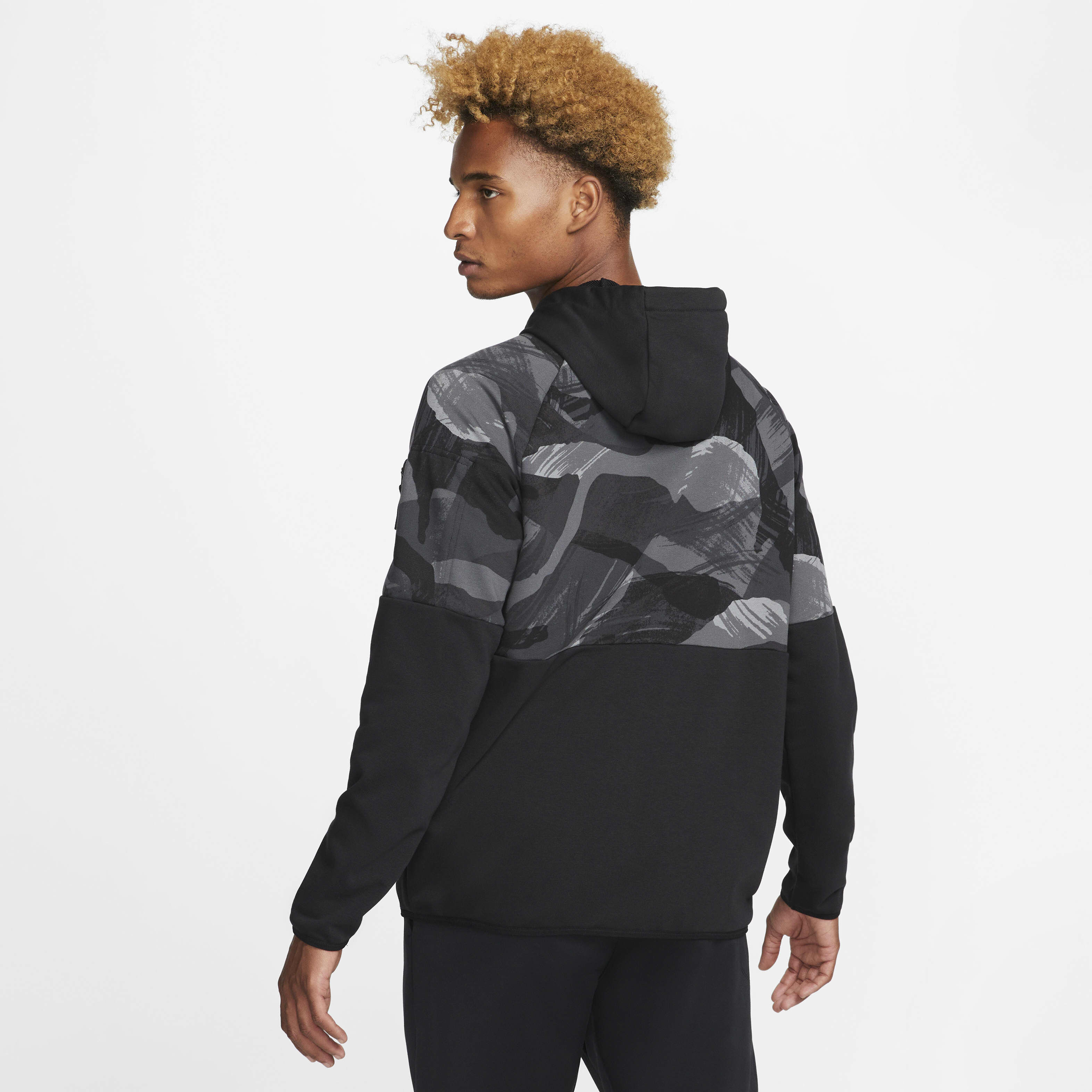 Nike Dri-FIT Fleece image number 1