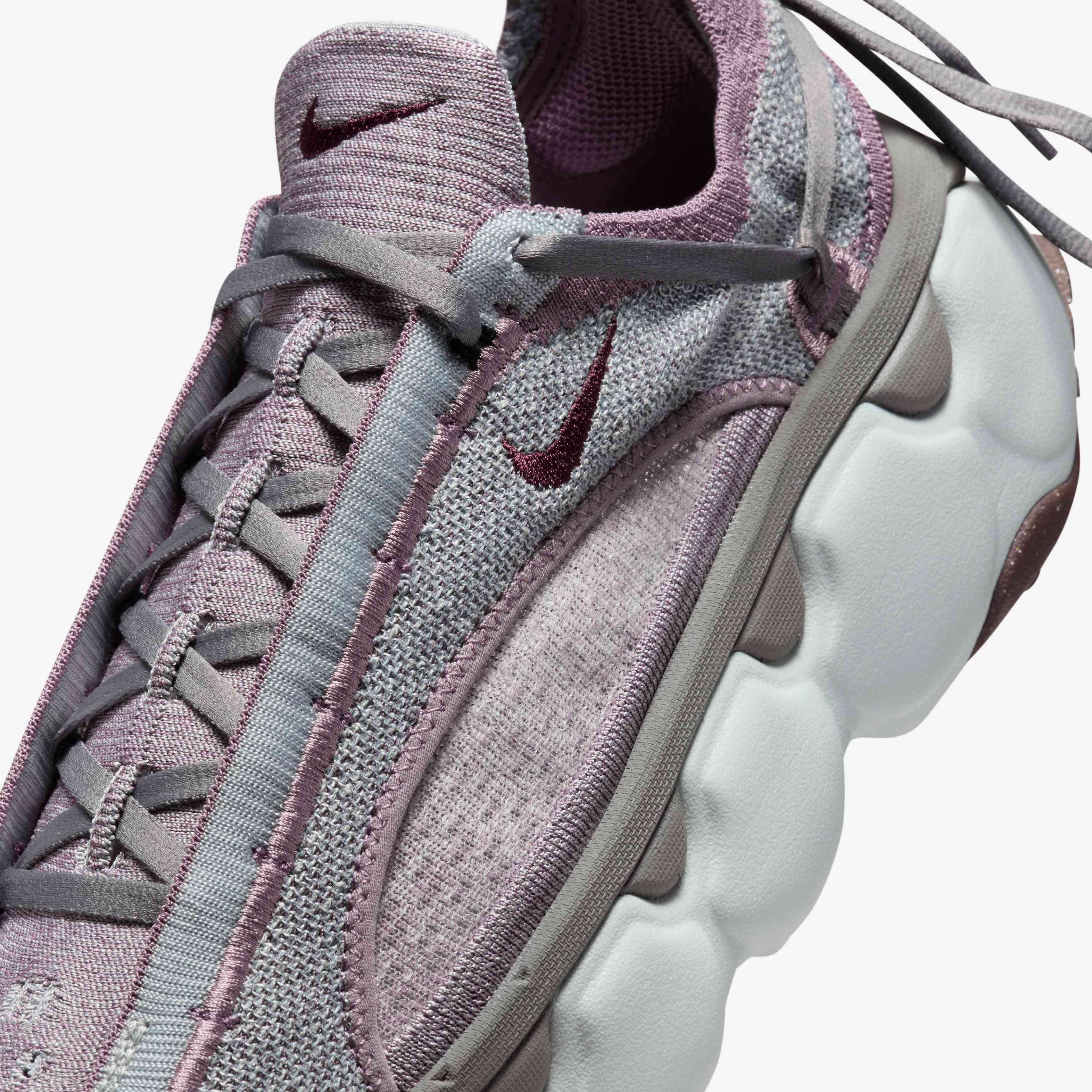 Nike Flyknit Bloom image number 6