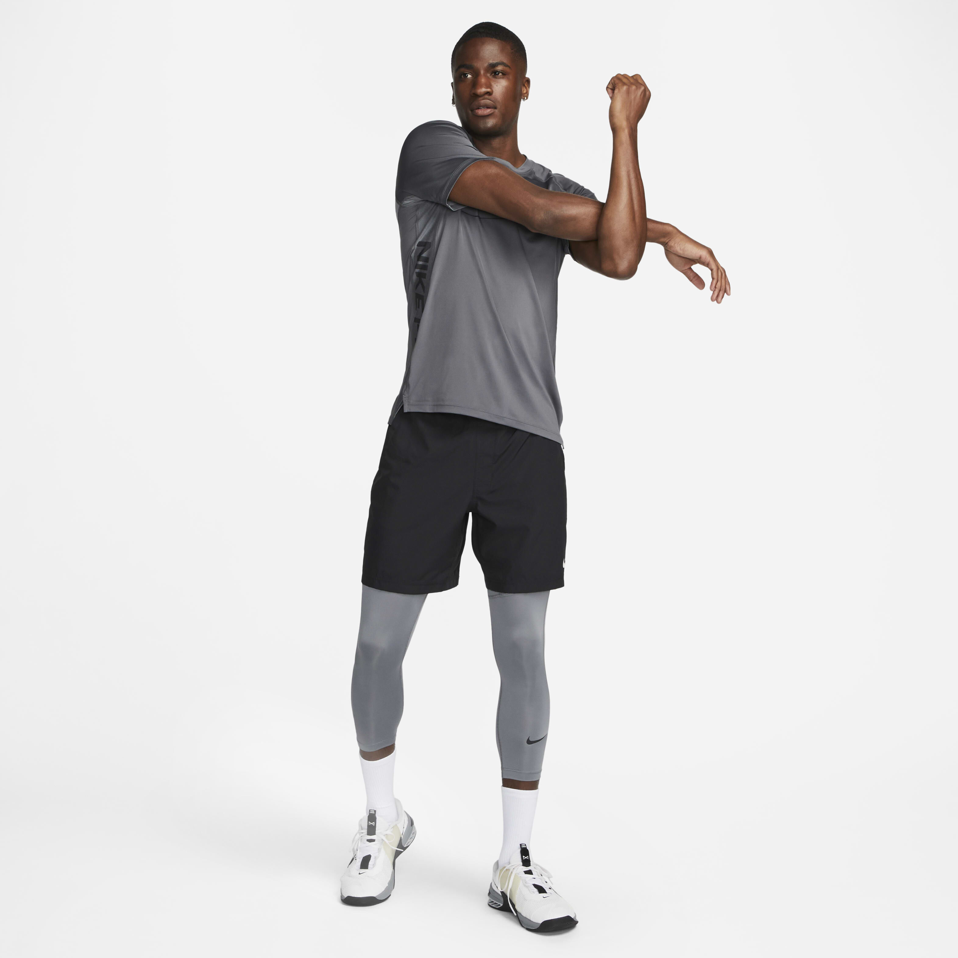 Nike Pro image number 5