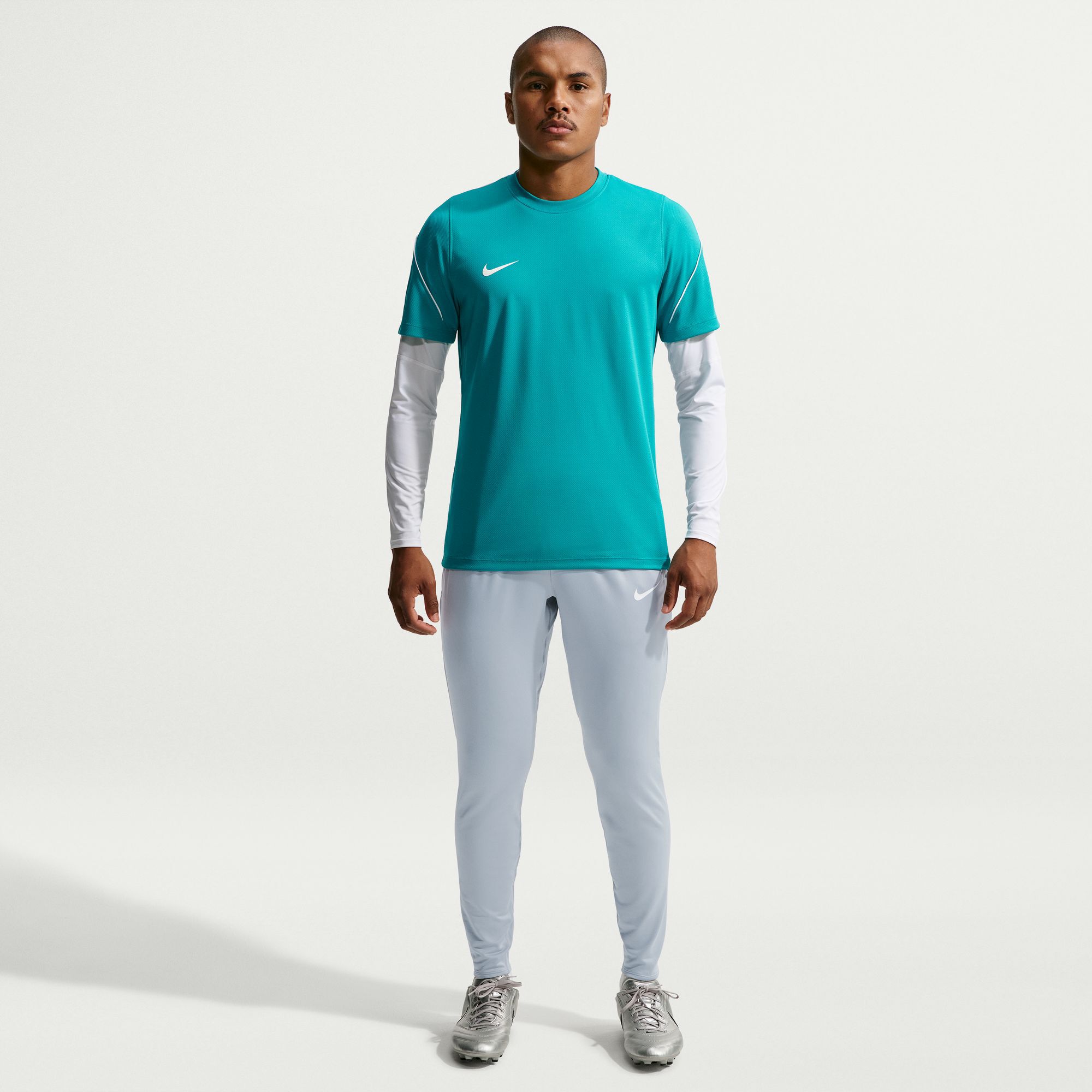 Nike Strike image number 0