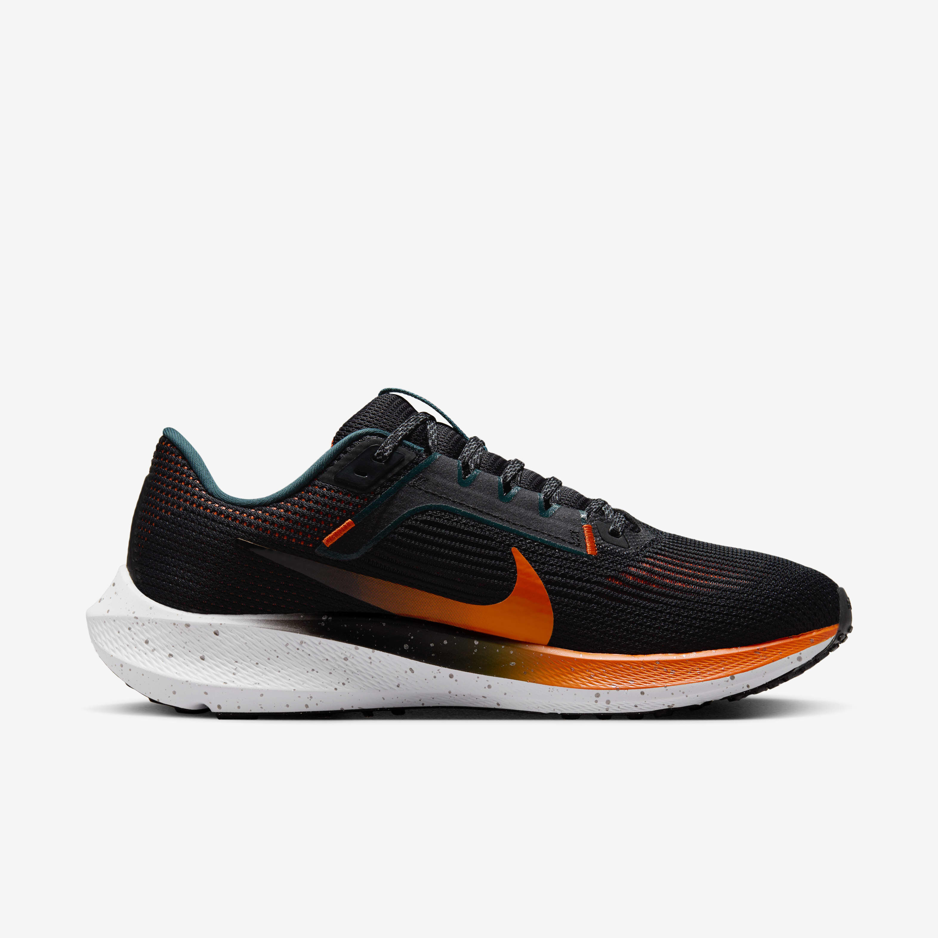 Nike Pegasus 40 image number 2