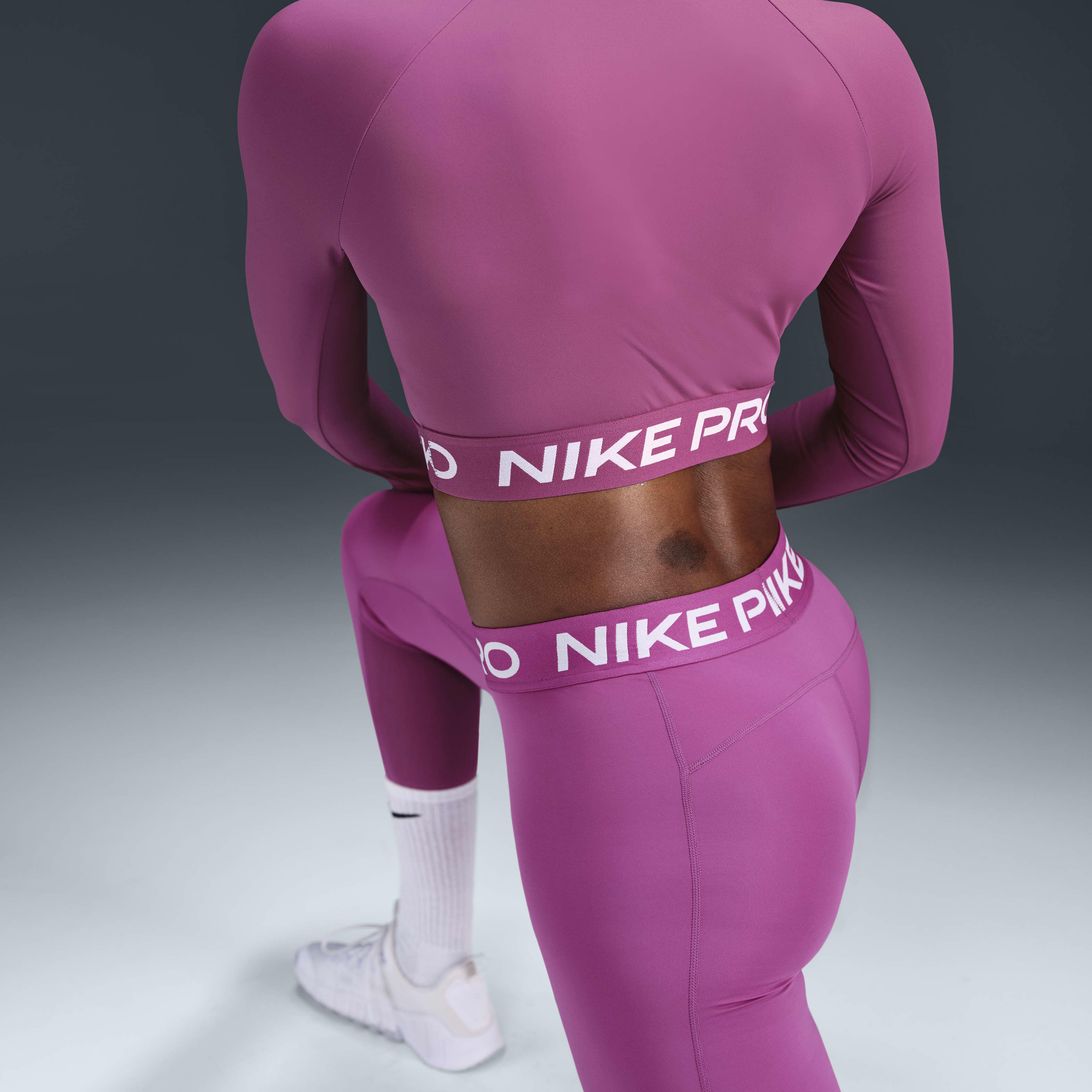 Nike Pro image number 4