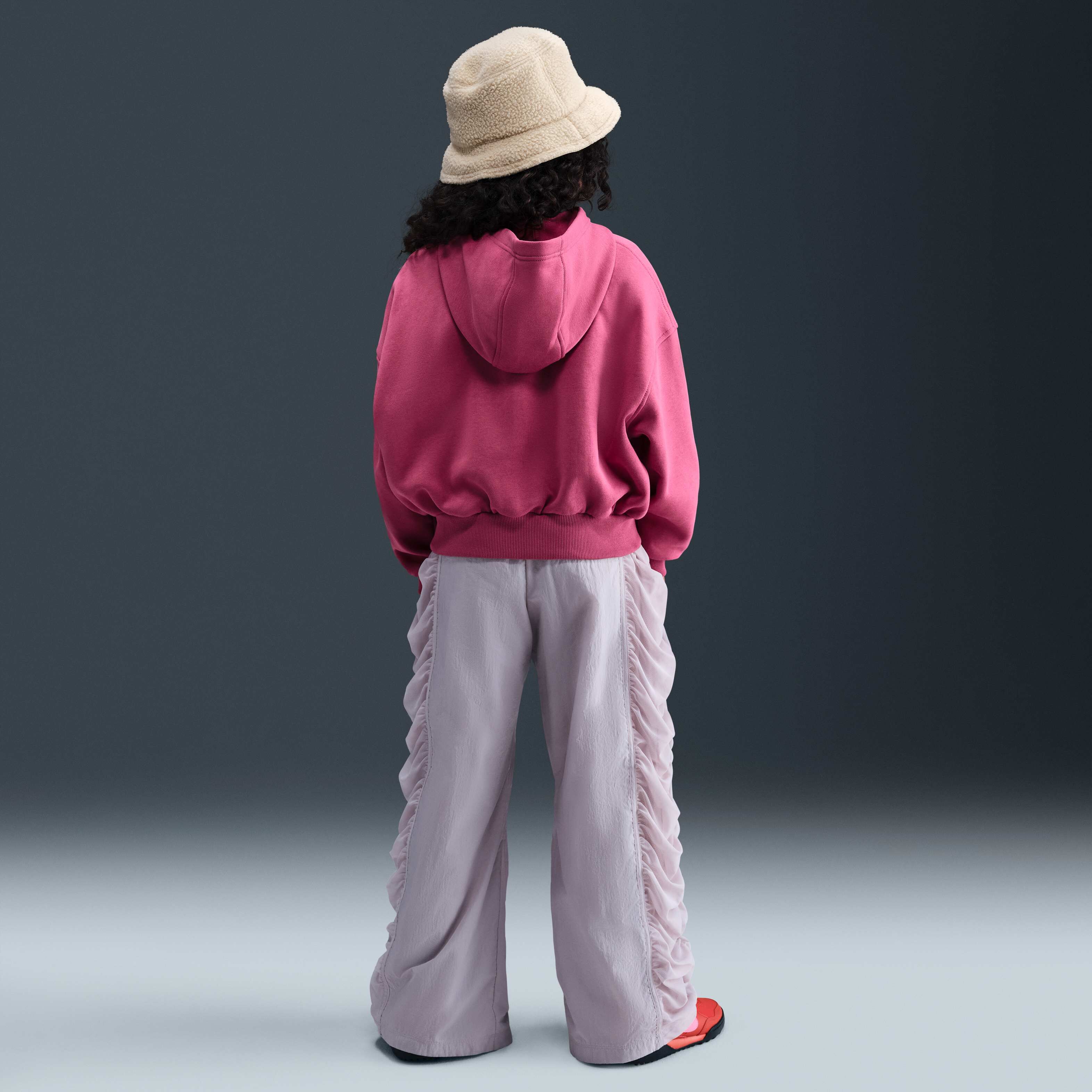 نايكي سبورتسوير كلوب فليس image number 4