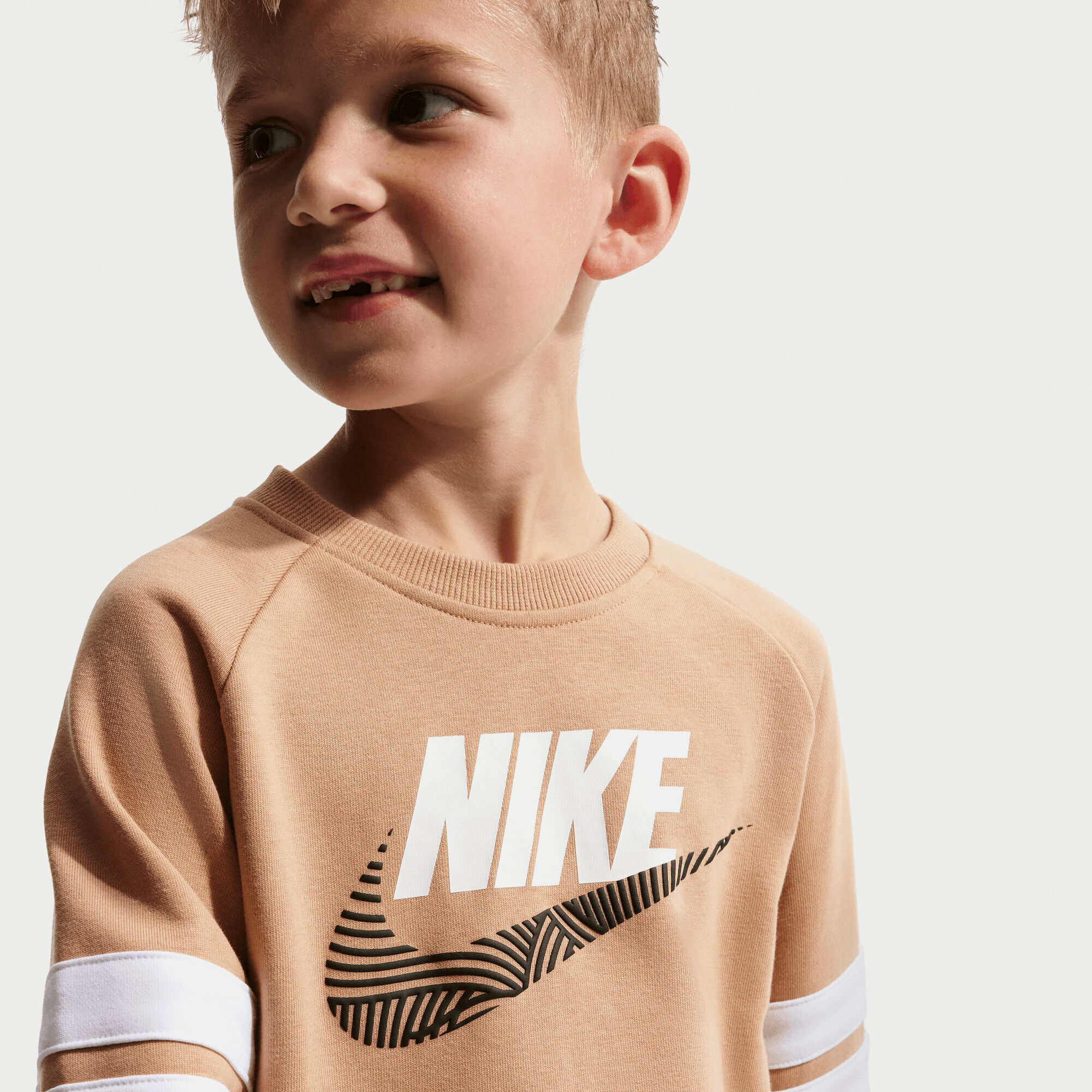 Nike Sportswear In The Zone image number 4