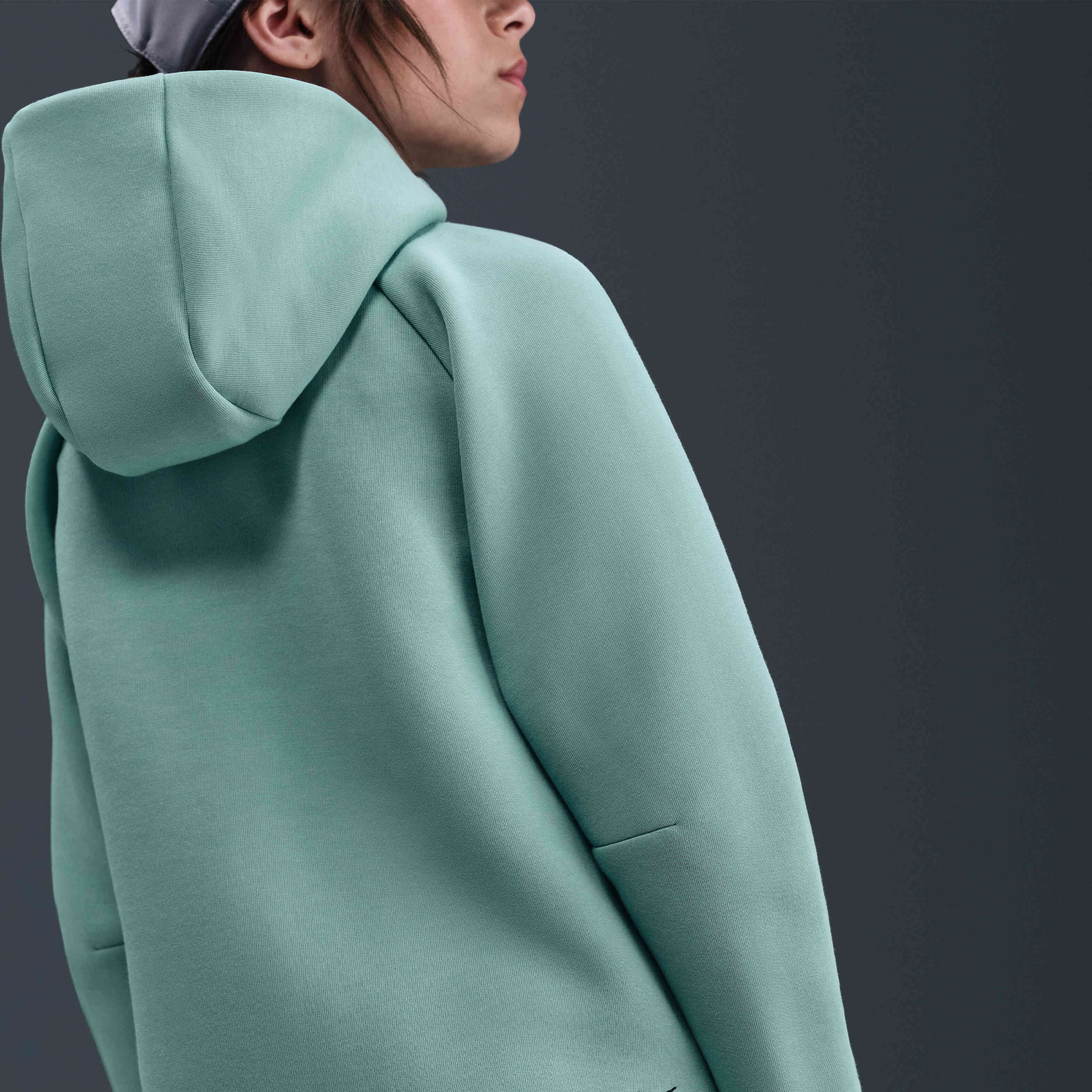 نايكي سبورتسوير تك فليس image number 1