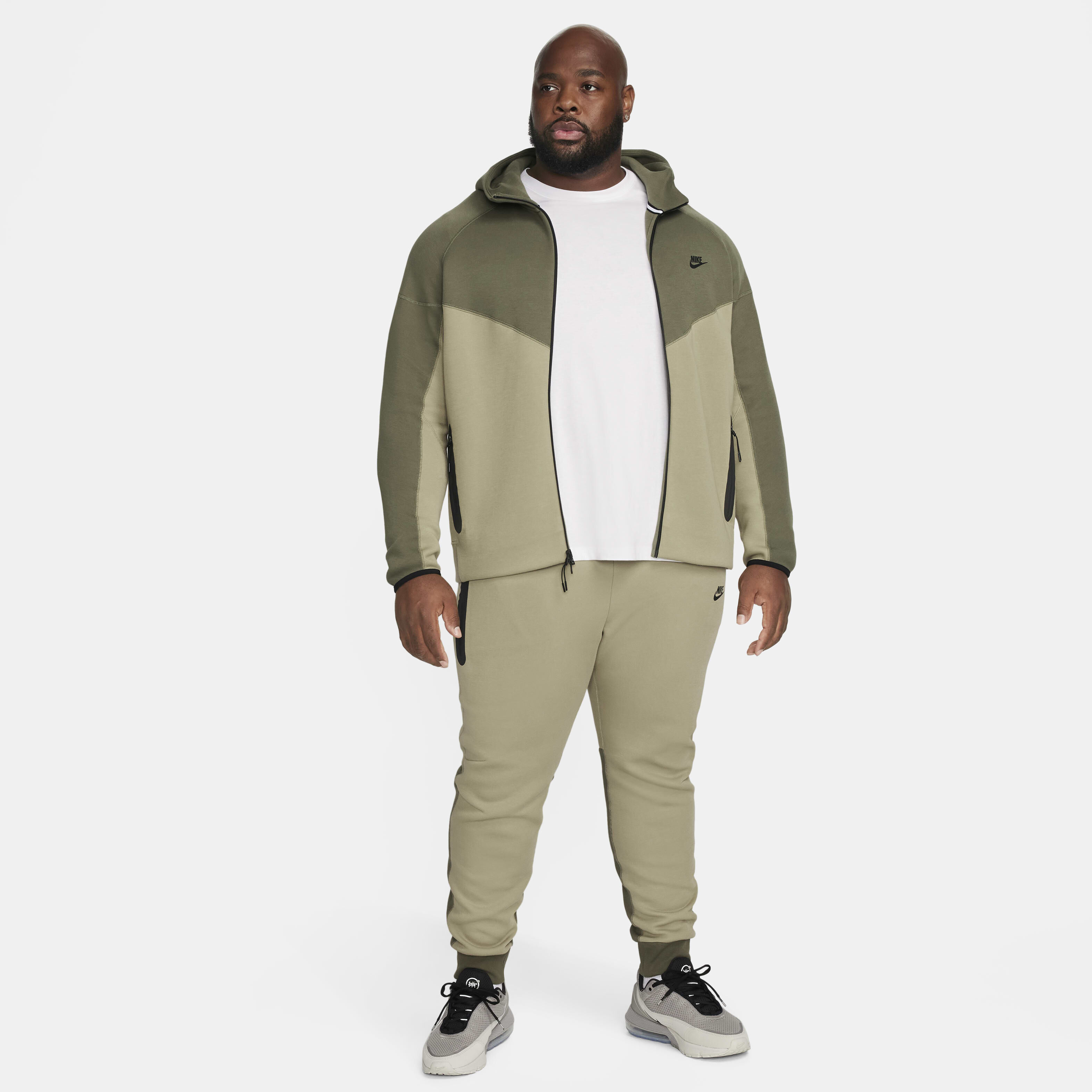 Buy Nike Sportswear Tech Fleece Windrunner Men's Full-Zip Hoodie - Neutral  Olive/Medium Olive/Black | Nike Kuwait Official