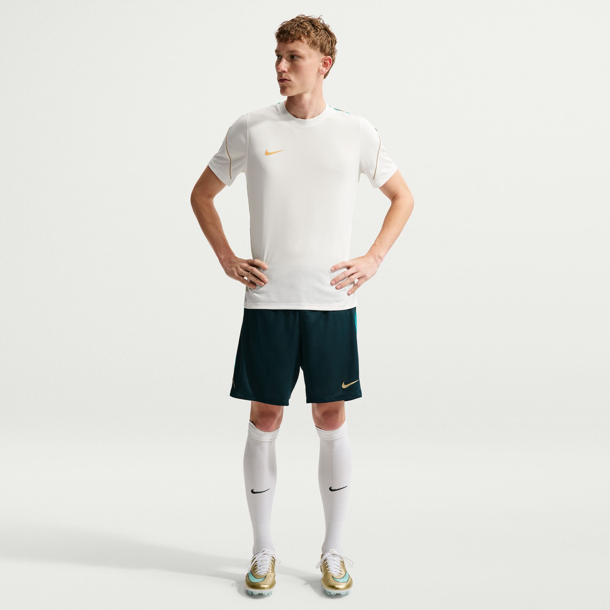Nike Strike image number 0