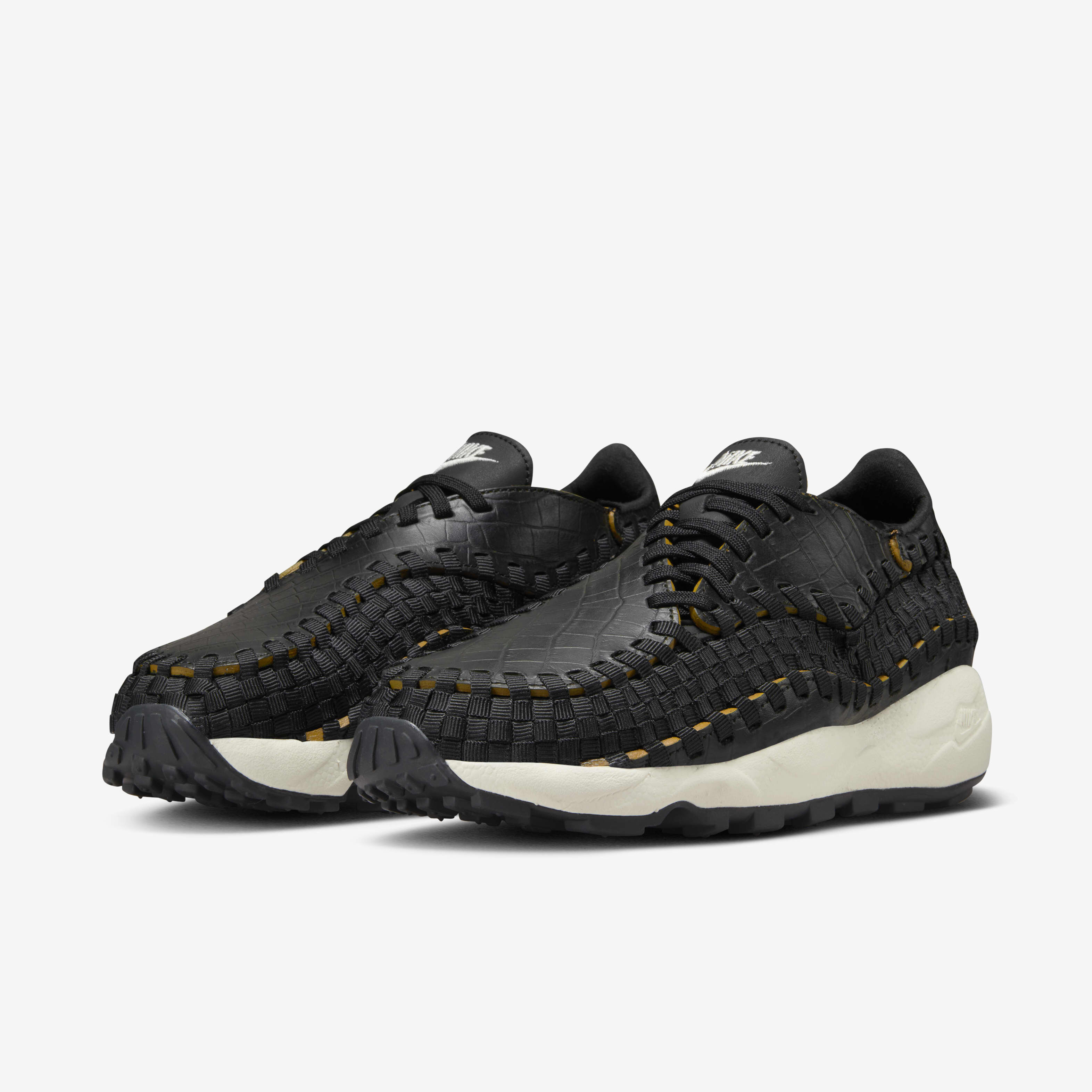 Nike woven shoes clearance