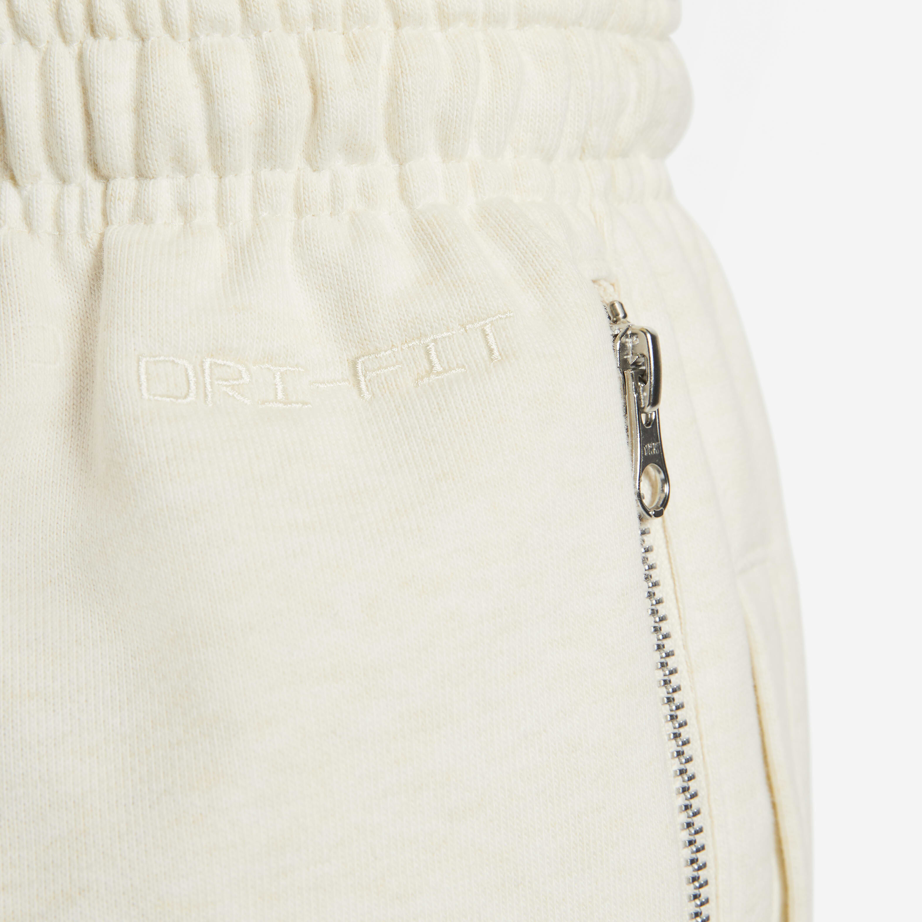 Nike Standard Issue image number 6