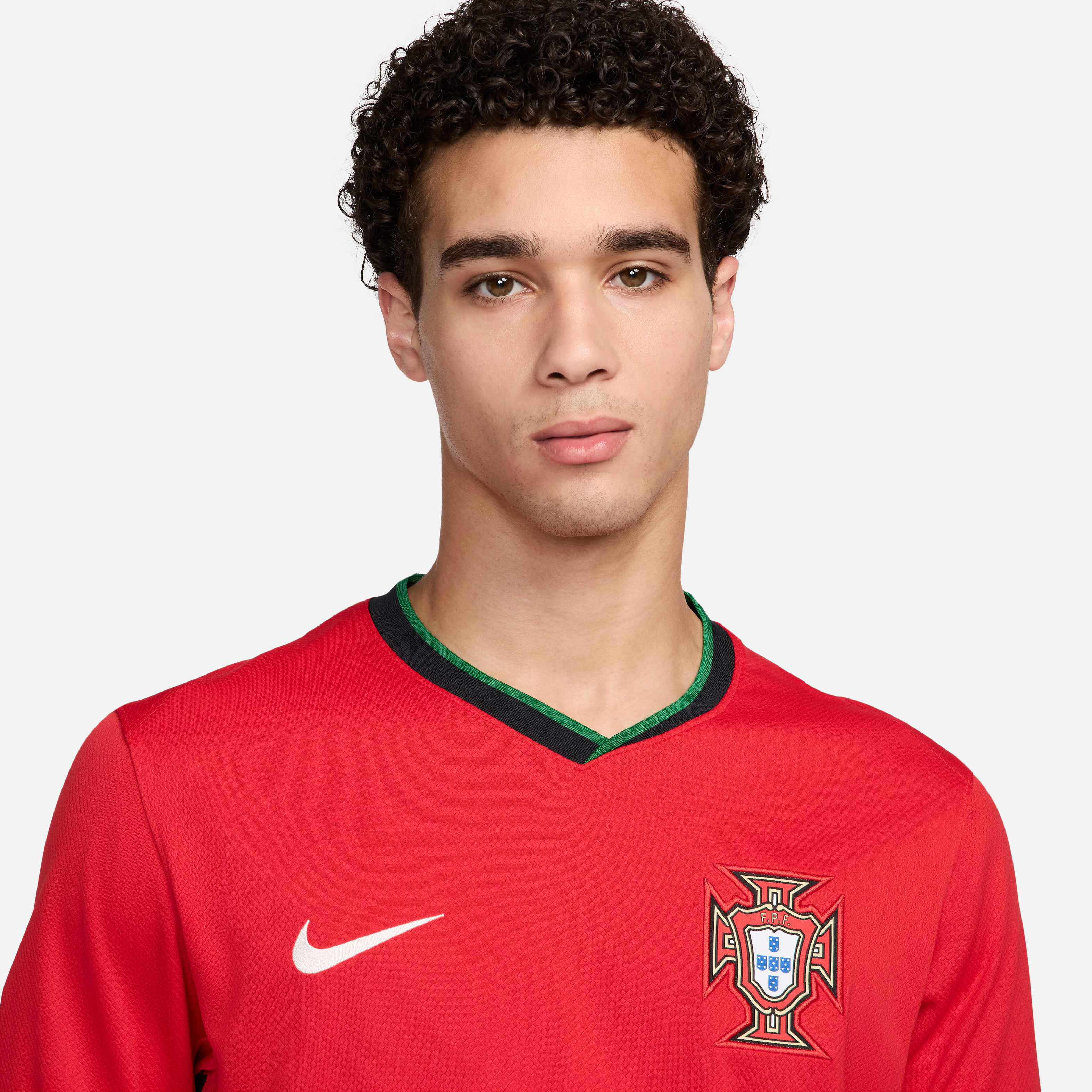 Portugal (Men's Team) 2024/25 Stadium Home image number 2