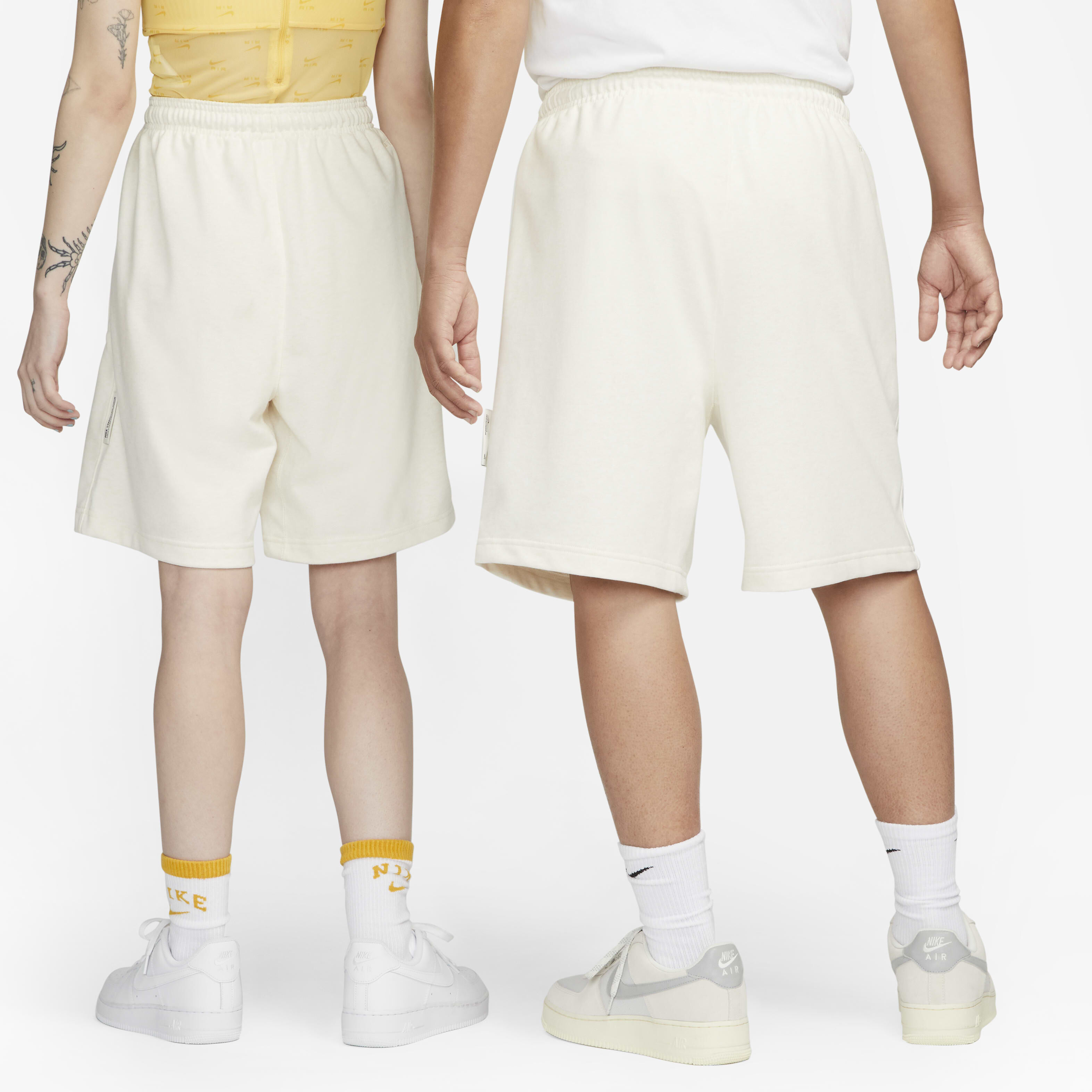 Nike Standard Issue image number 1