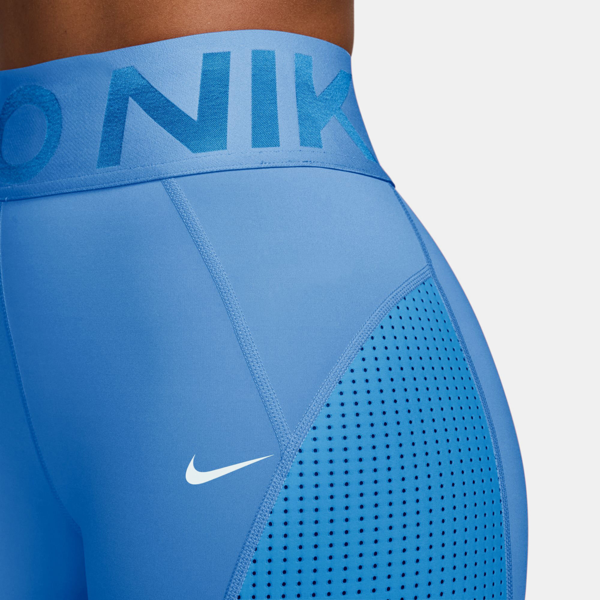Nike Pro Sculpt image number 2
