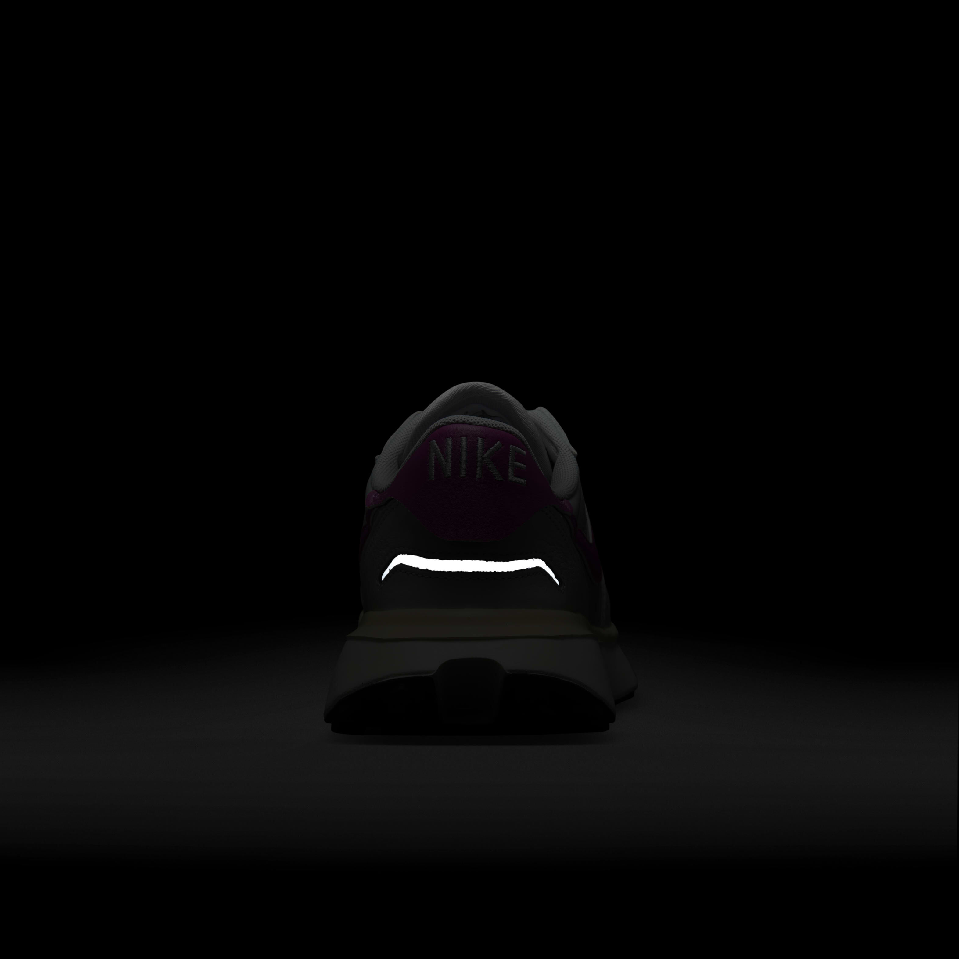 Nike Phoenix Waffle Leather image number 9