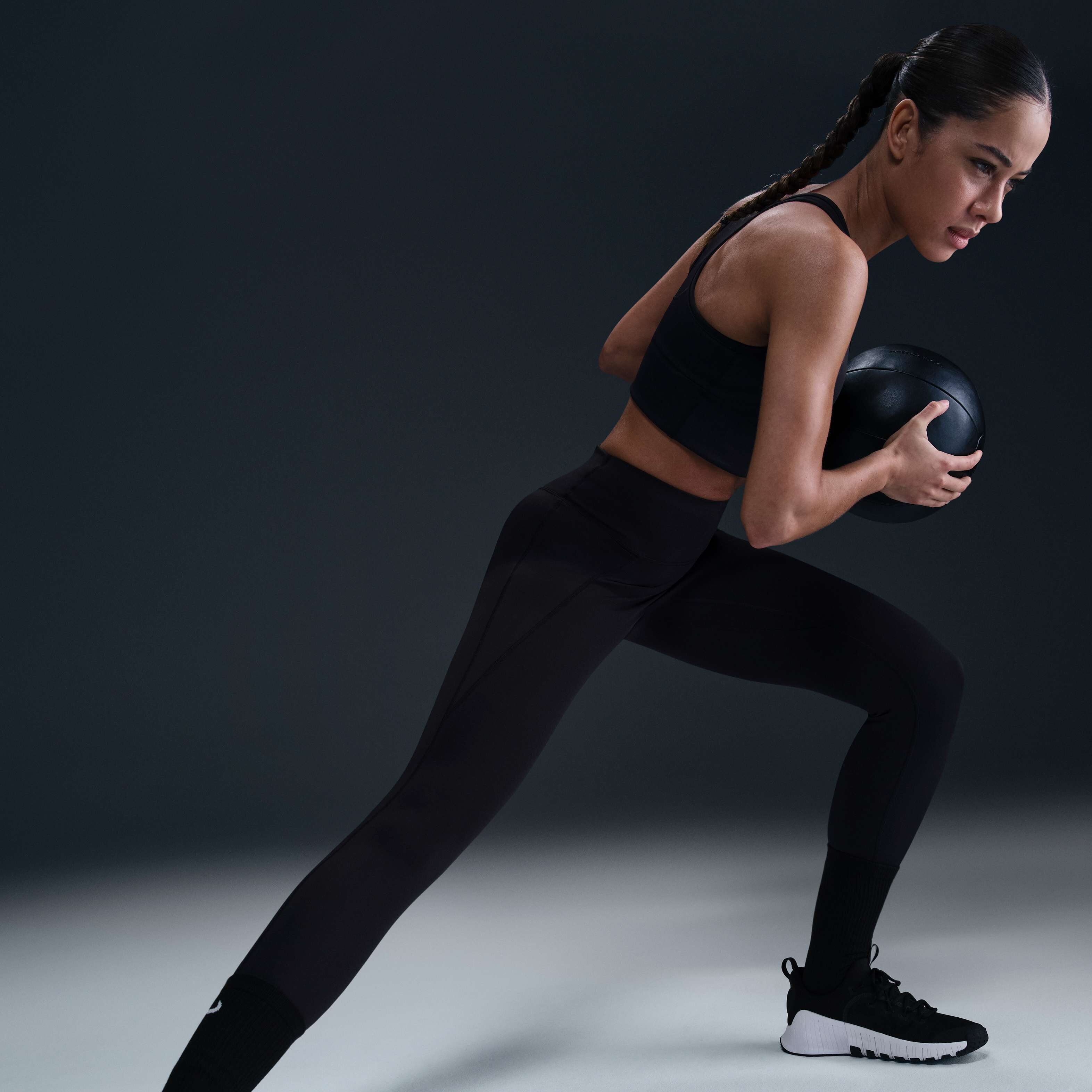 Nike Universa image number 4