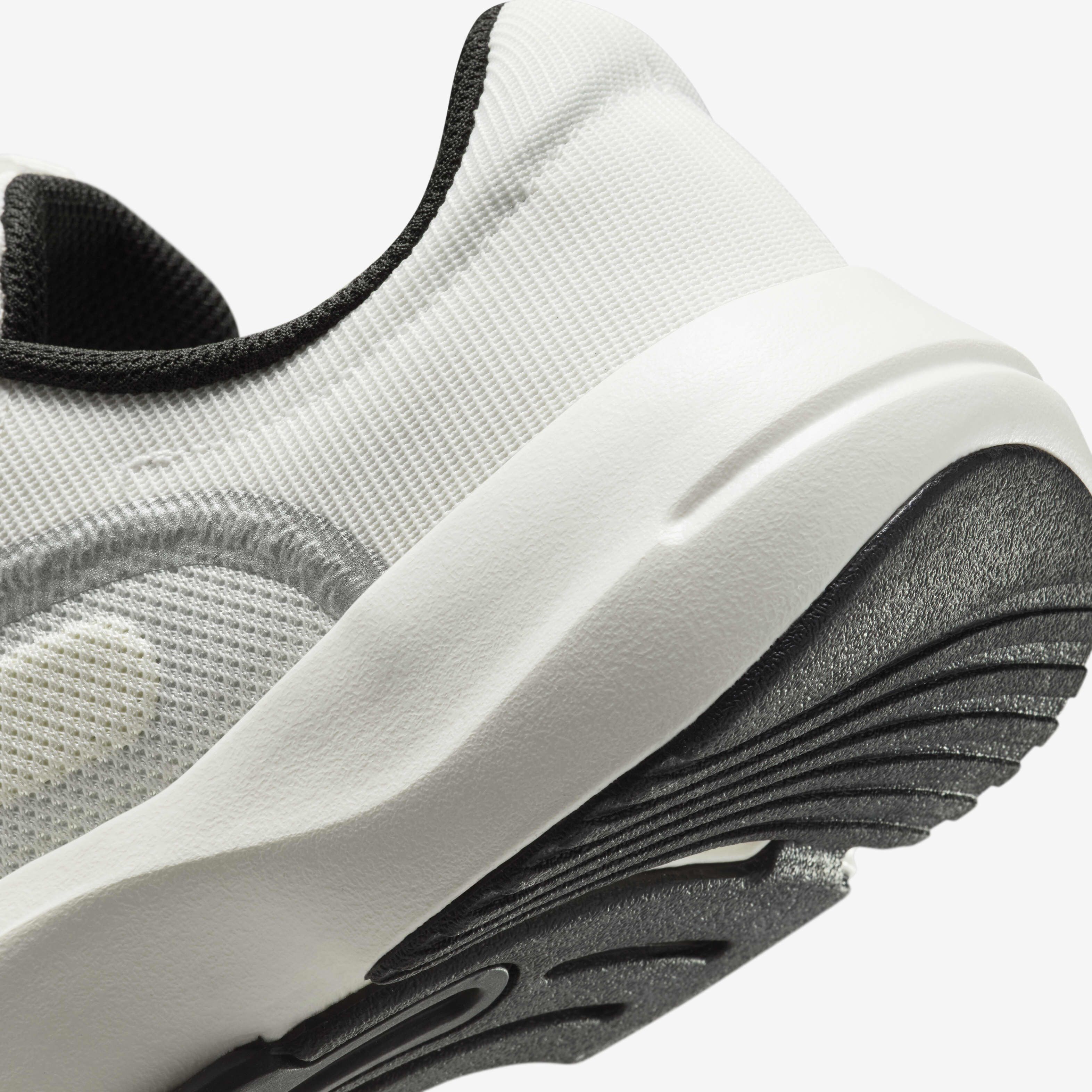 نايكي ان-سيزون TR 13 بريميوم image number 7