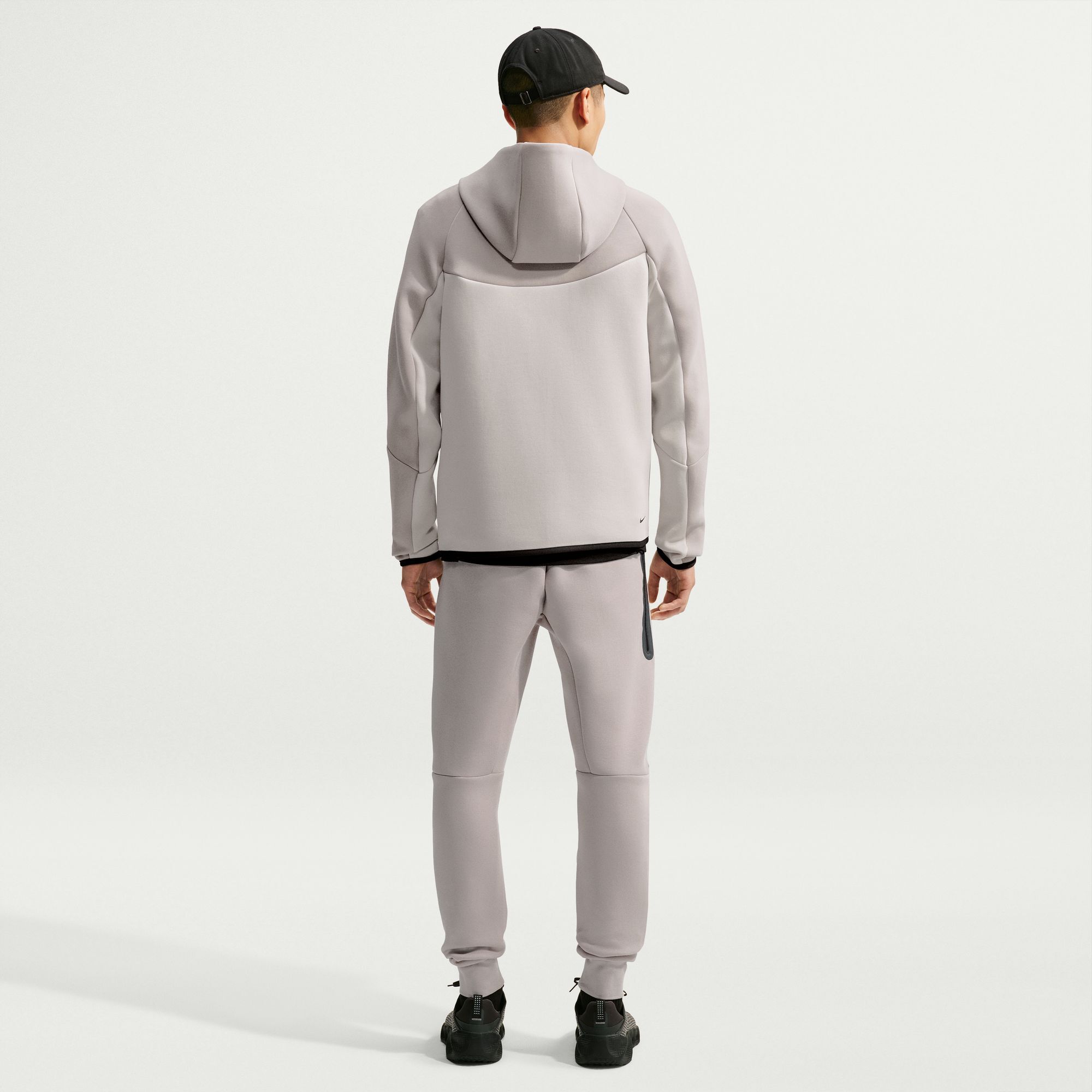 Nike Tech image number 1