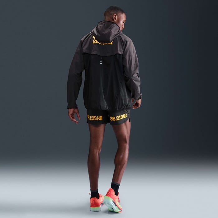 Nike Stride image number 3 Nike Stride image number 3