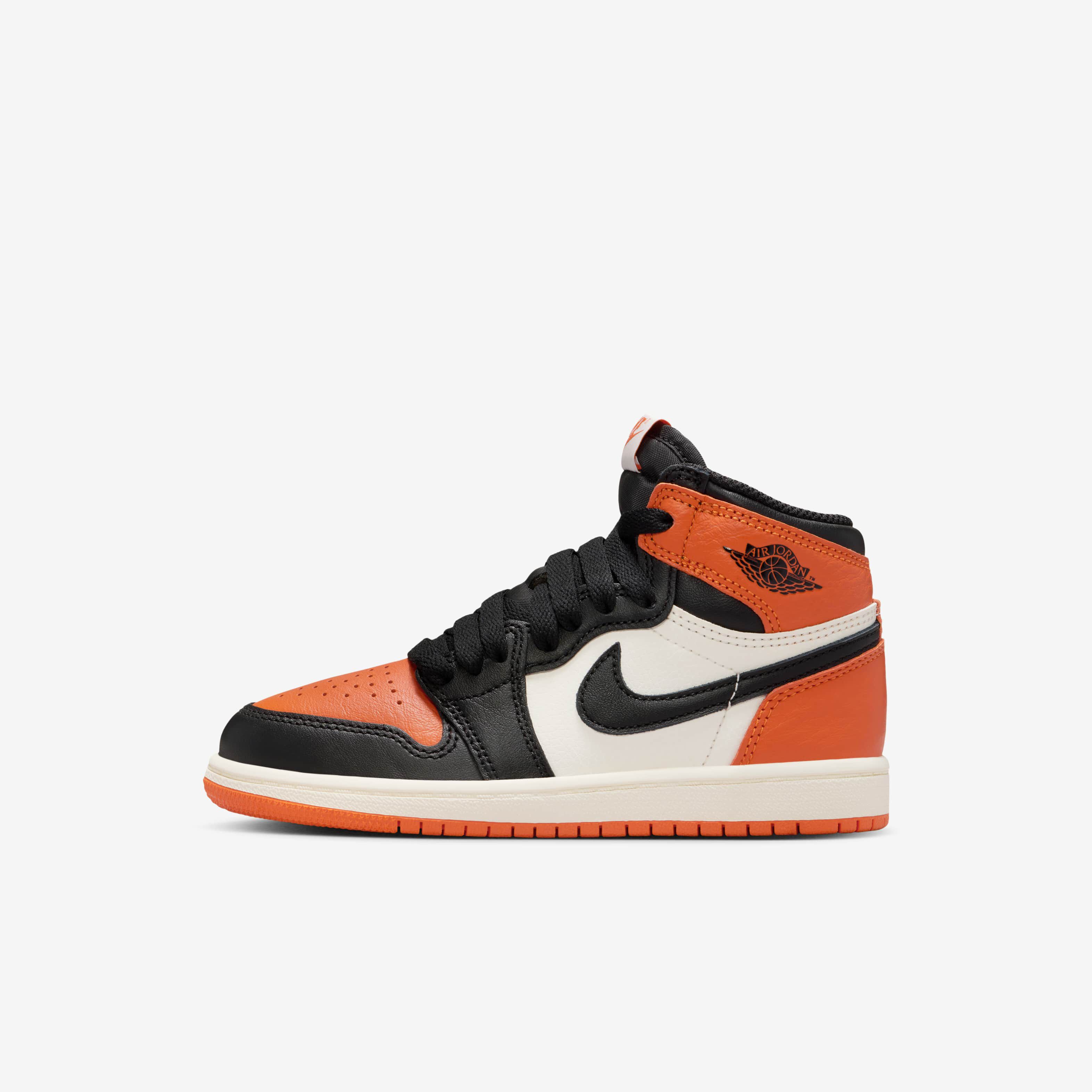 Jordan 1 Retro High OG 'Black & White' image number 0