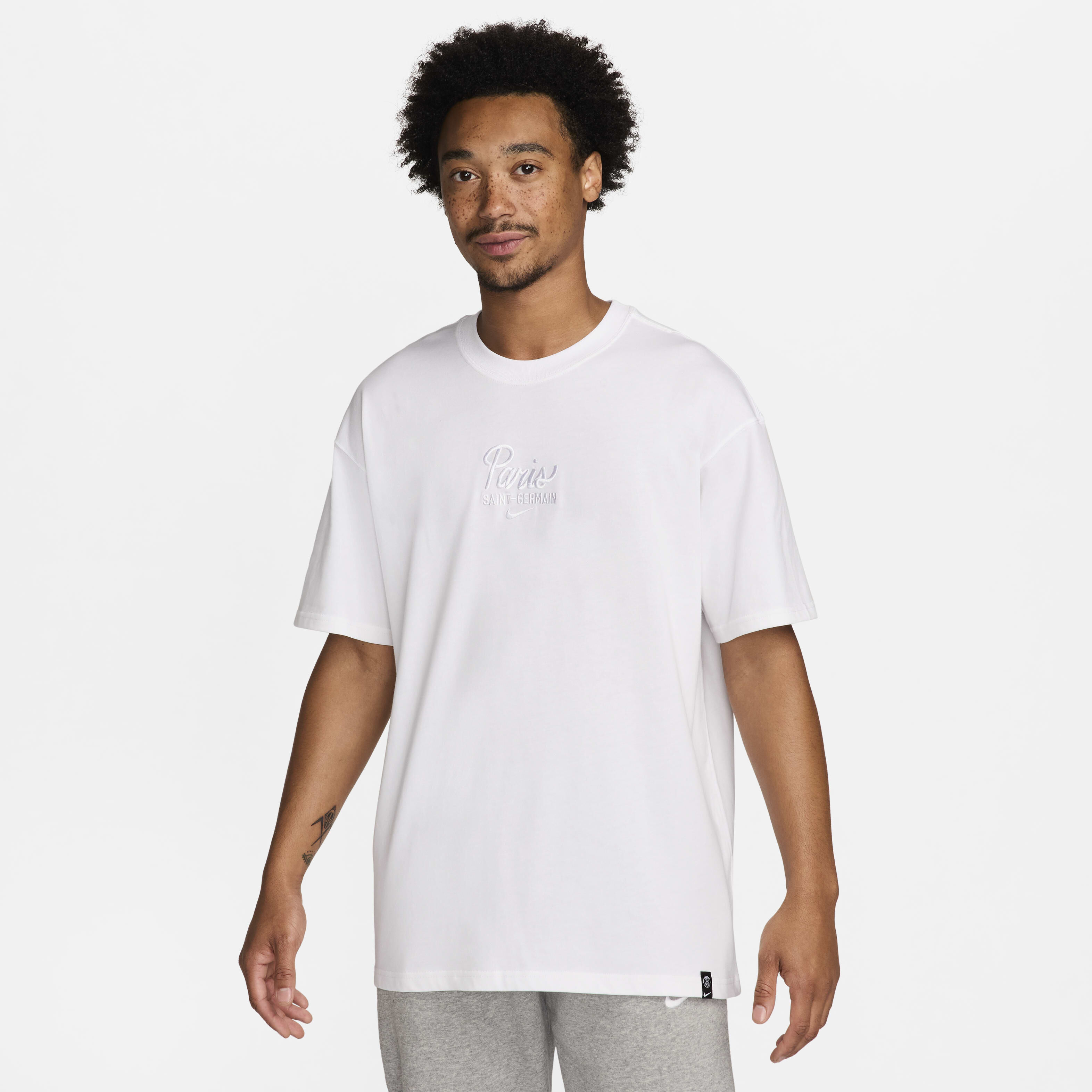 Paris Saint-Germain Premium Essentials image number 0